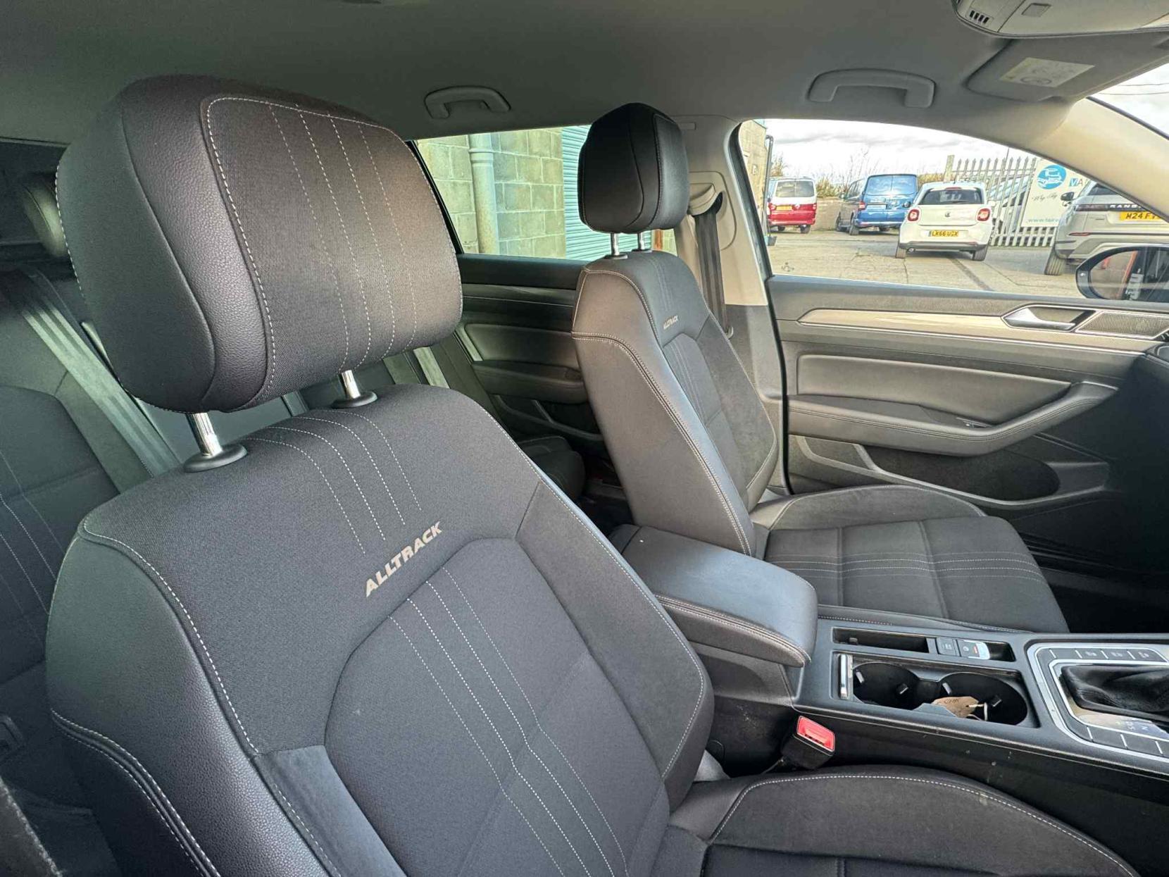 Volkswagen Passat 2.0 TDI BlueMotion Tech Alltrack Estate 5dr Diesel DSG 4Motion Euro 6 (s/s) (190 ps)