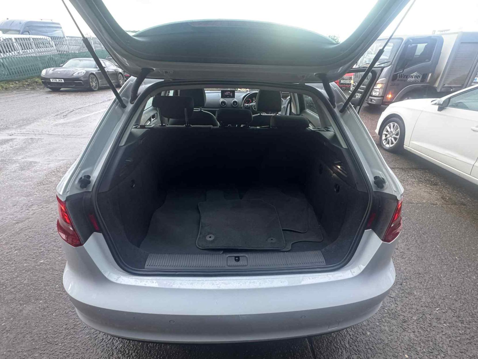 Audi A3 1.6 TDI SE Sportback 5dr Diesel Manual Euro 6 (s/s) (110 ps)