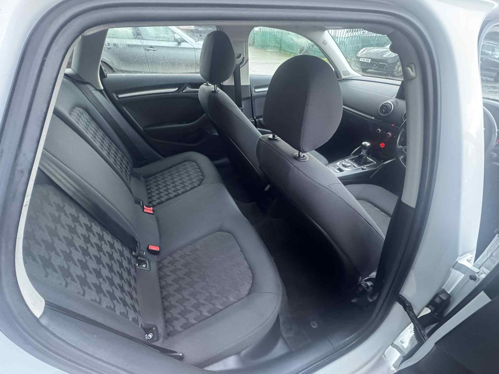 Audi A3 1.6 TDI SE Sportback 5dr Diesel Manual Euro 6 (s/s) (110 ps)