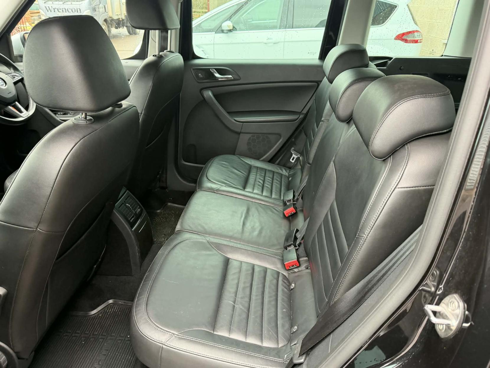 Skoda Yeti 2.0 TDI SE L Outdoor 5dr Diesel Manual 4WD Euro 6 (s/s) (150 ps)