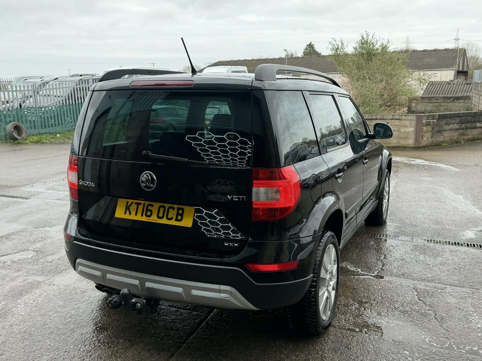 Skoda Yeti 2.0 TDI SE L Outdoor 5dr Diesel Manual 4WD Euro 6 (s/s) (150 ps)