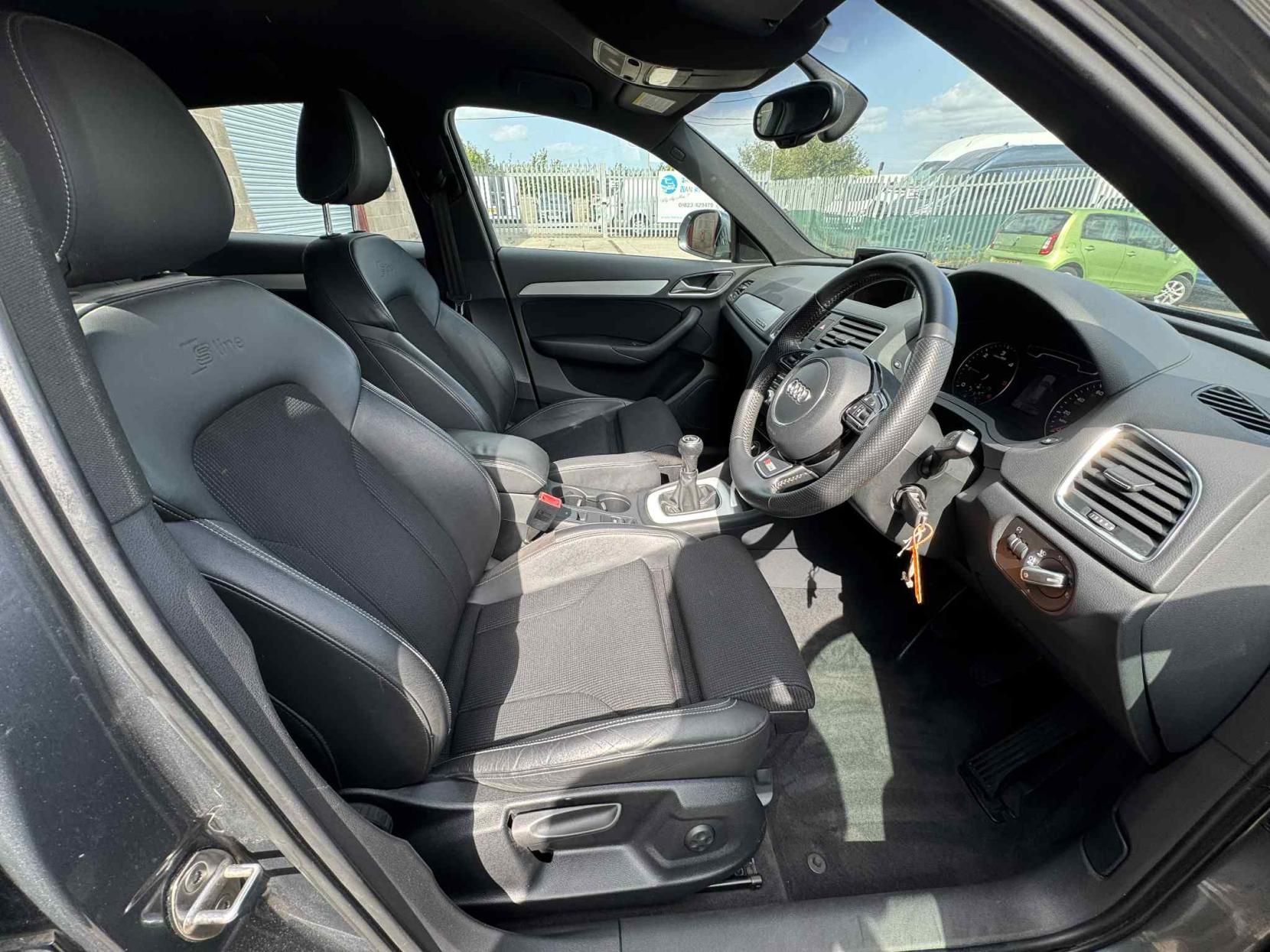 Audi Q3 2.0 TDI S line SUV 5dr Diesel Manual quattro Euro 5 (s/s) (140 ps)
