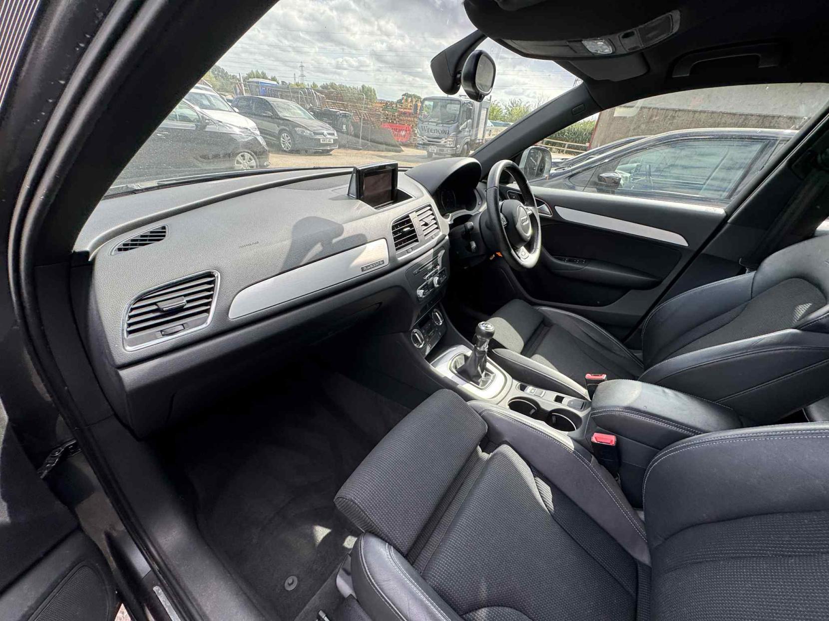 Audi Q3 2.0 TDI S line SUV 5dr Diesel Manual quattro Euro 5 (s/s) (140 ps)