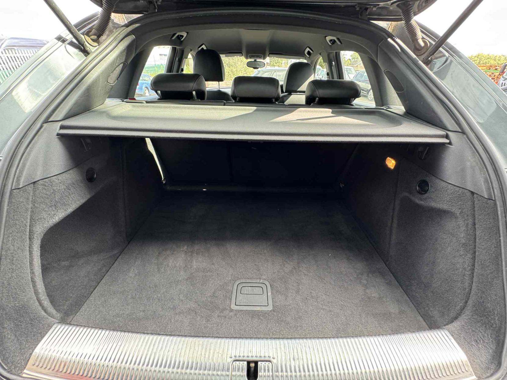 Audi Q3 2.0 TDI S line SUV 5dr Diesel Manual quattro Euro 5 (s/s) (140 ps)