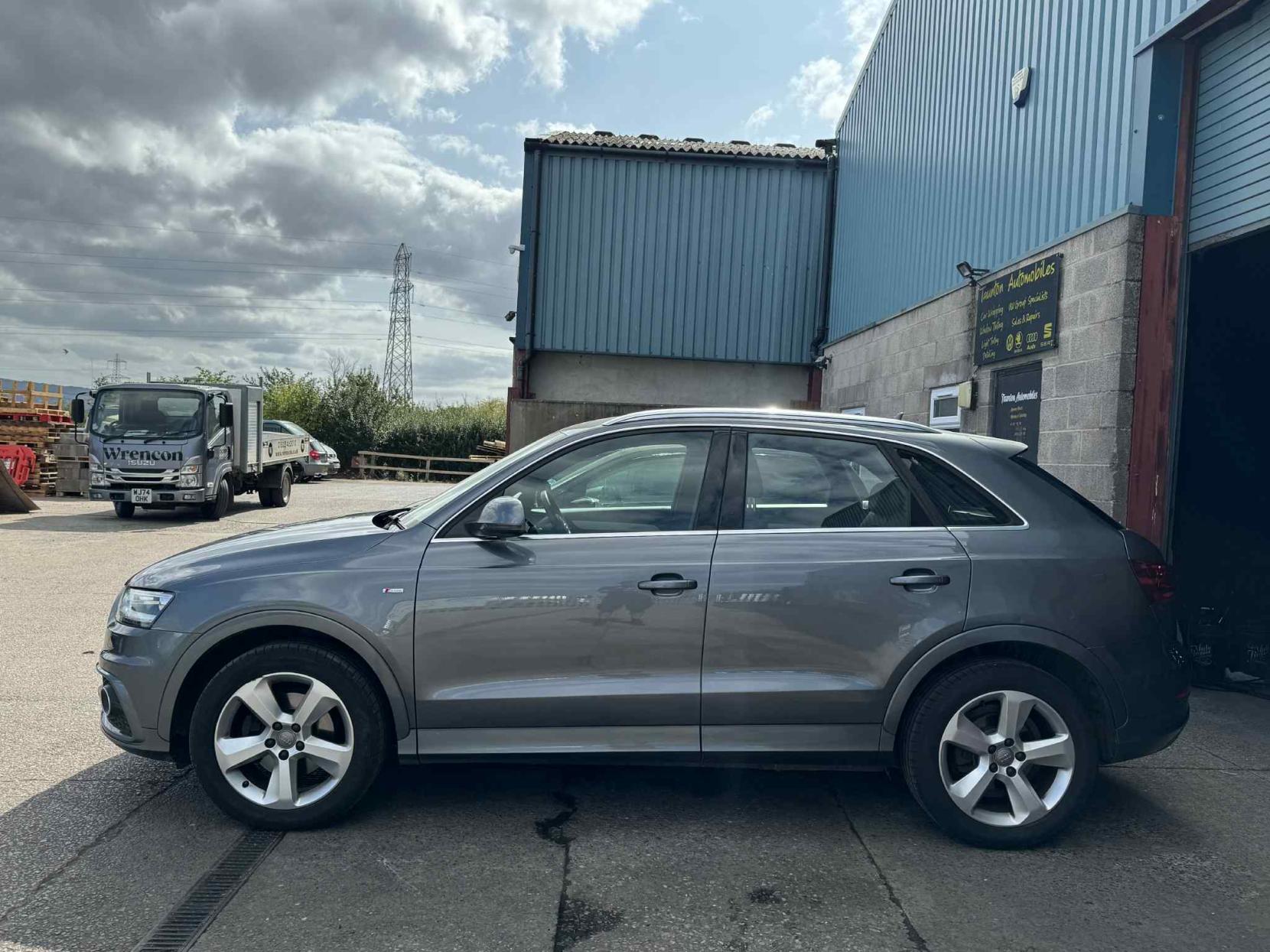 Audi Q3 2.0 TDI S line SUV 5dr Diesel Manual quattro Euro 5 (s/s) (140 ps)