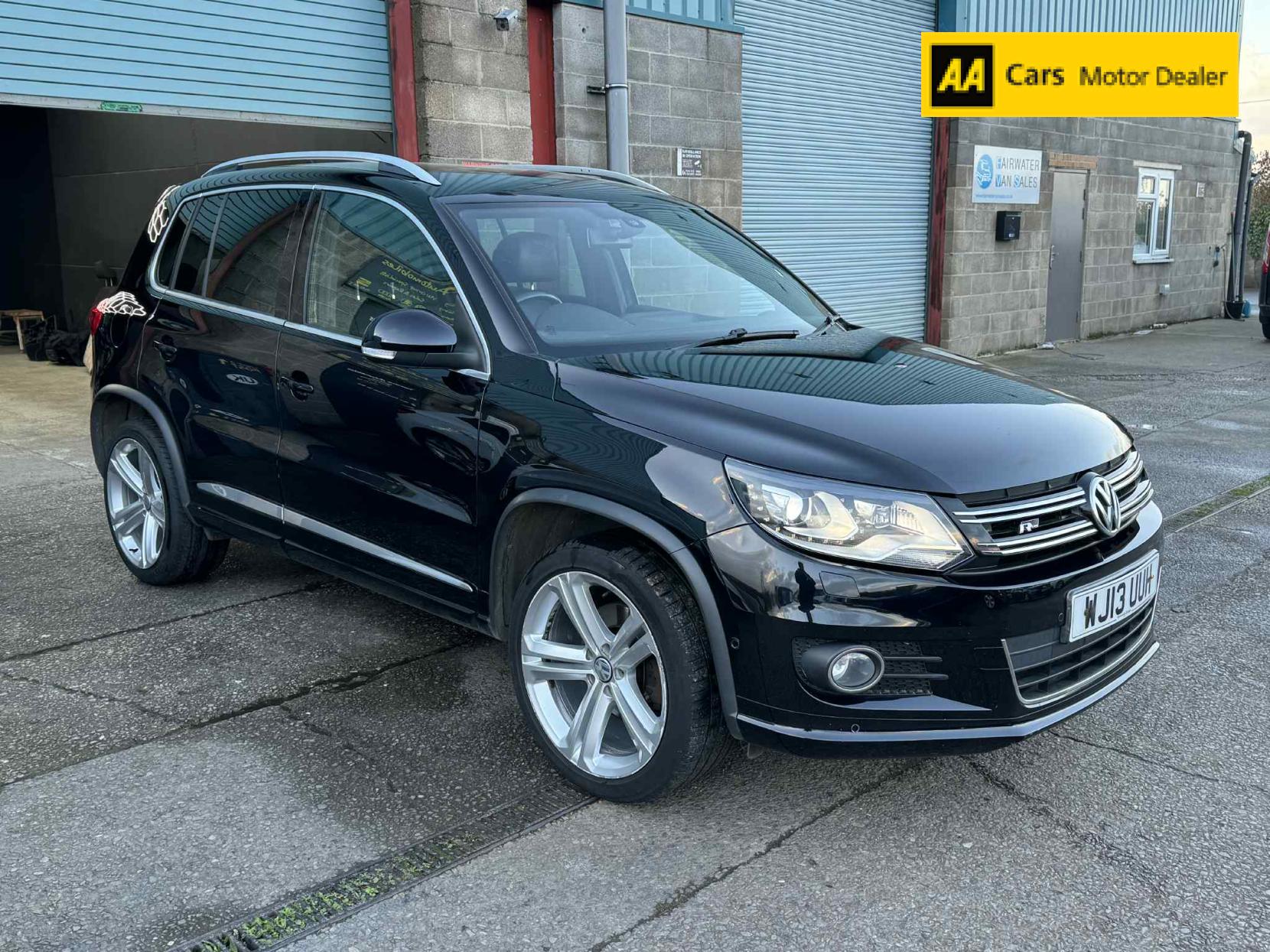 Volkswagen Tiguan 2.0 TDI BlueMotion Tech R-Line SUV 5dr Diesel Manual 4WD Euro 5 (s/s) (140 ps)
