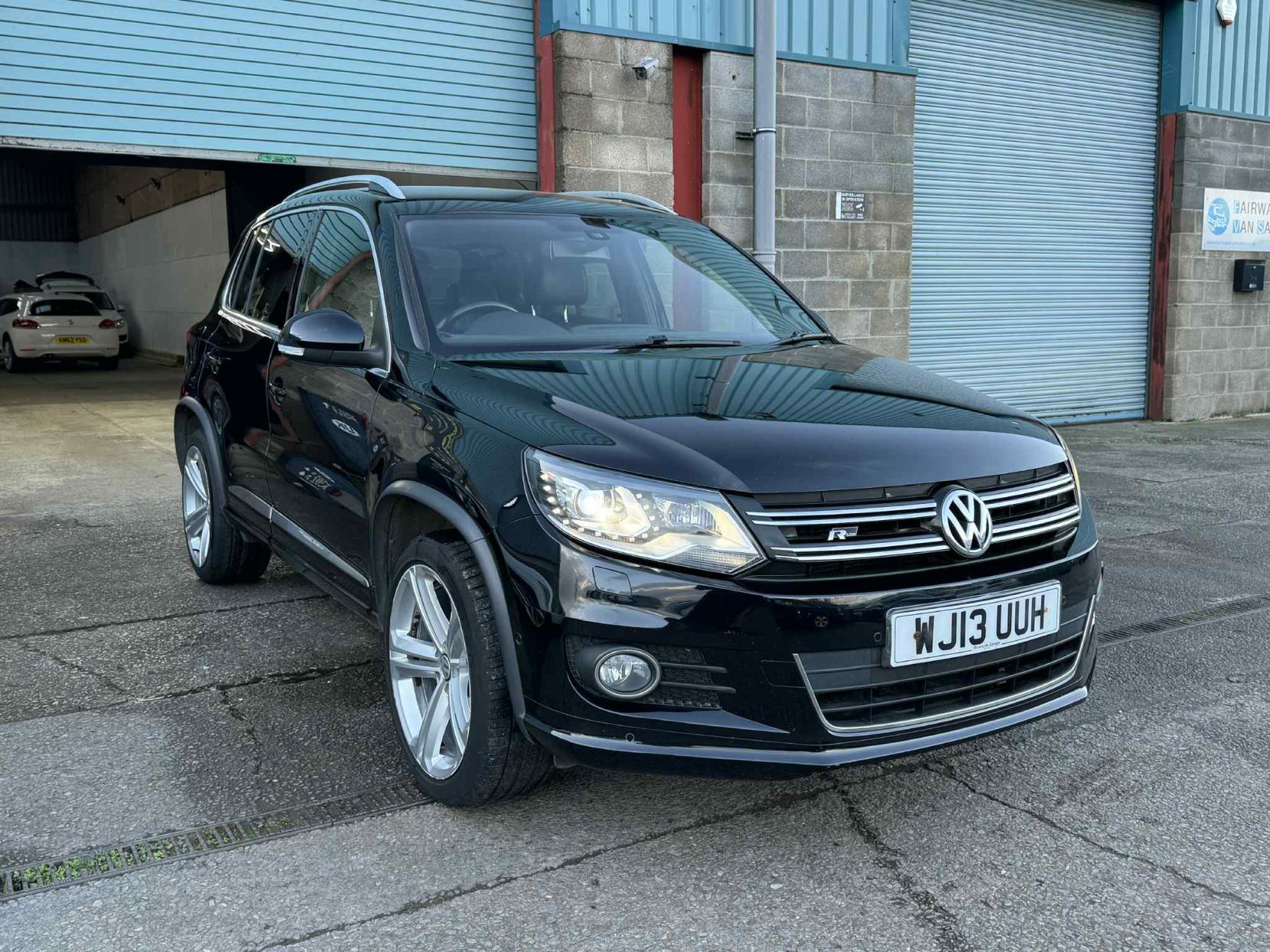 Volkswagen Tiguan 2.0 TDI BlueMotion Tech R-Line SUV 5dr Diesel Manual 4WD Euro 5 (s/s) (140 ps)
