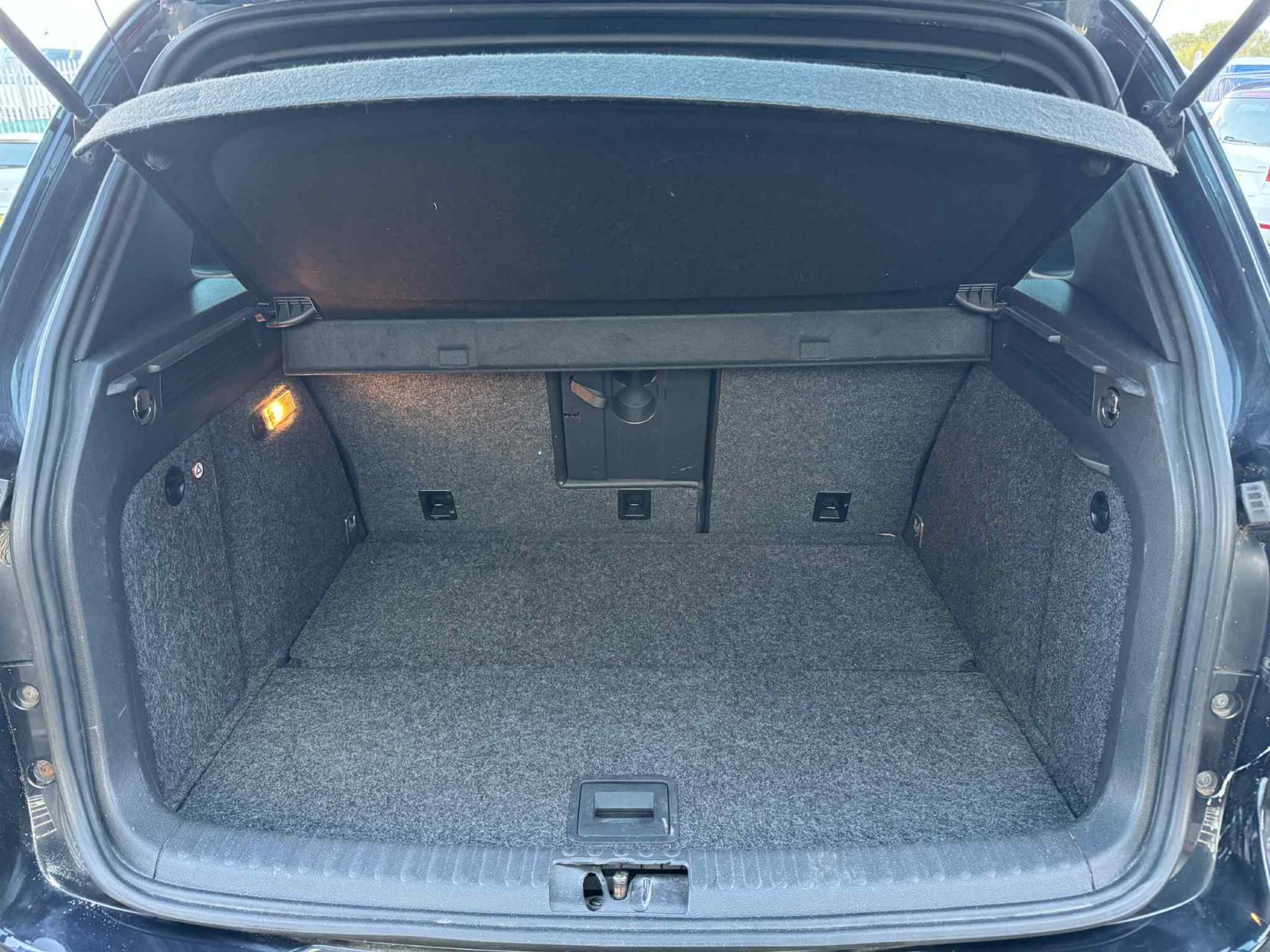 Volkswagen Tiguan 2.0 TDI BlueMotion Tech R-Line SUV 5dr Diesel Manual 4WD Euro 5 (s/s) (140 ps)