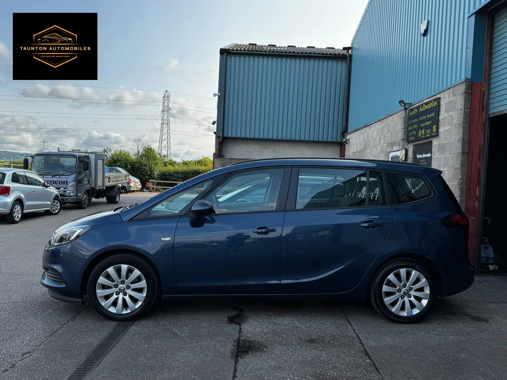 Vauxhall Zafira Tourer 1.4i Turbo Design MPV 5dr Petrol Manual Euro 6 (140 ps)