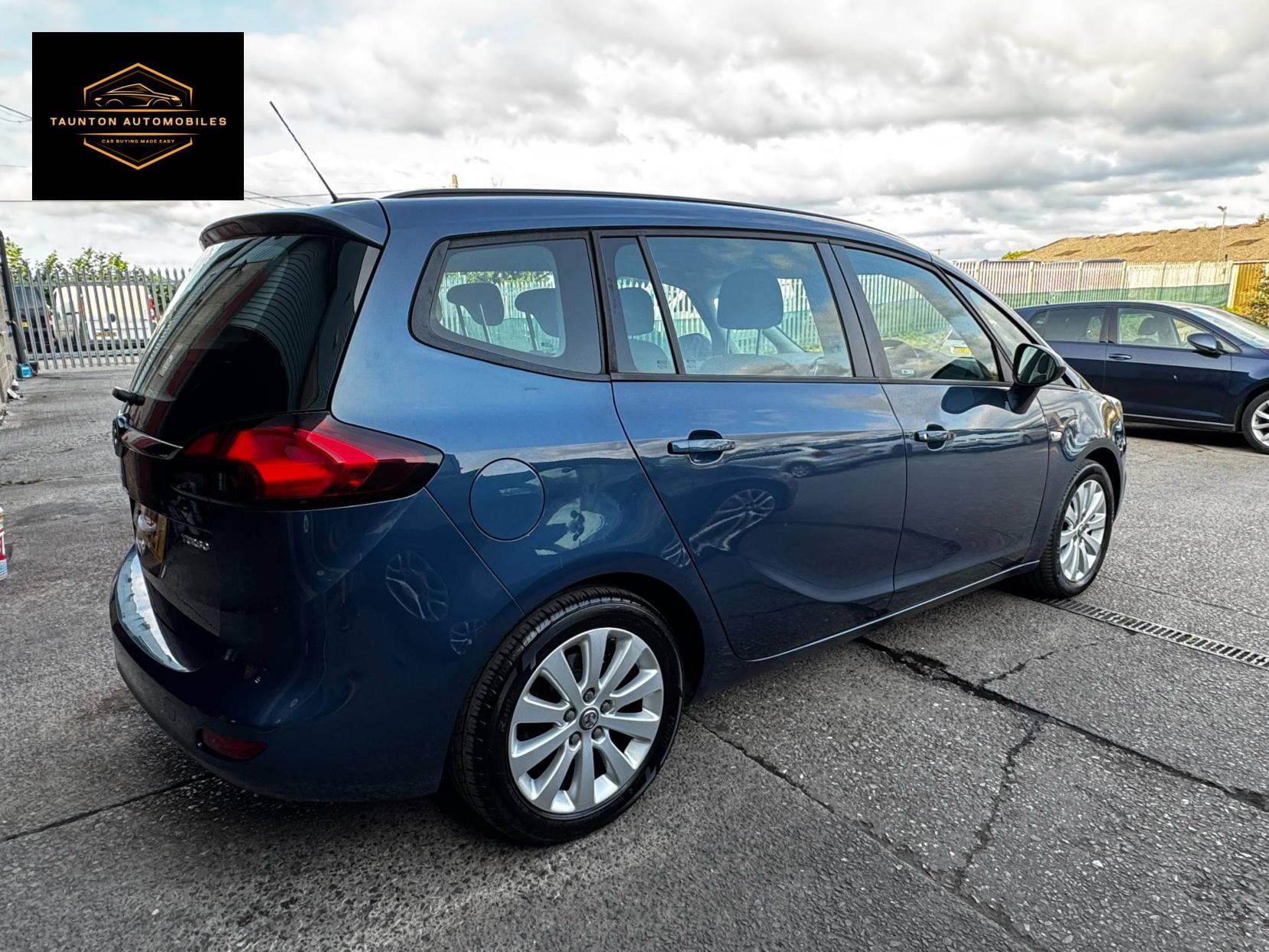 Vauxhall Zafira Tourer 1.4i Turbo Design MPV 5dr Petrol Manual Euro 6 (140 ps)