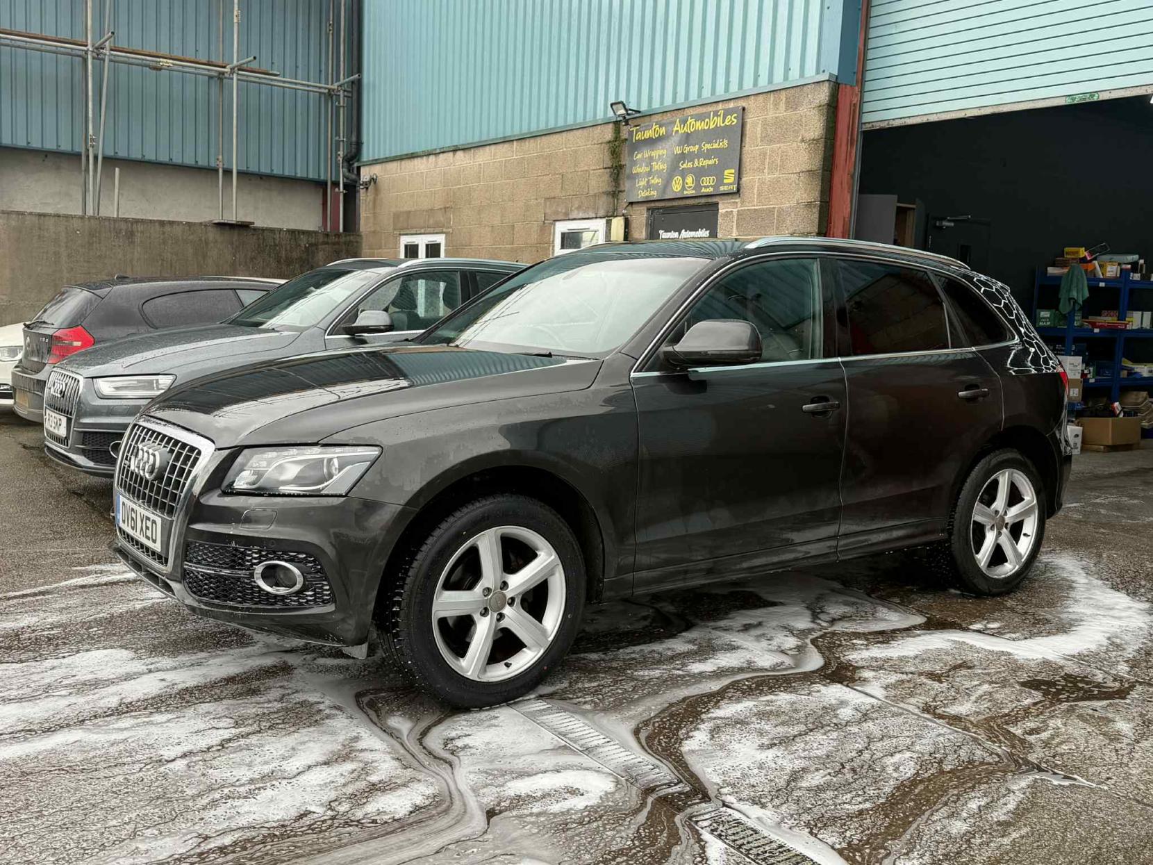 Audi Q5 2.0 TDI S line SUV 5dr Diesel Manual quattro Euro 5 (s/s) (143 ps)