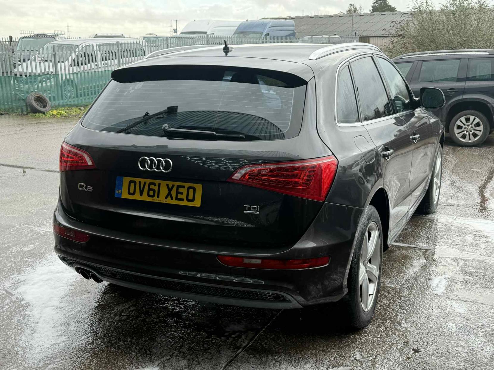 Audi Q5 2.0 TDI S line SUV 5dr Diesel Manual quattro Euro 5 (s/s) (143 ps)