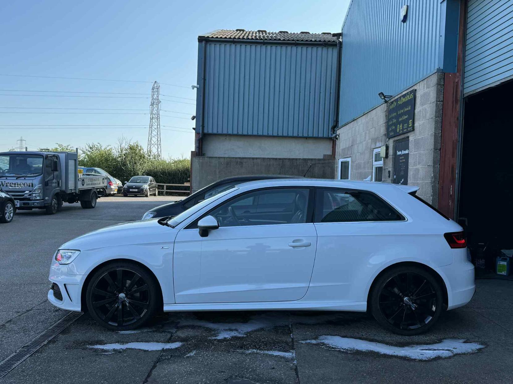Audi A3 2.0 TDI S line Hatchback 3dr Diesel Manual Euro 5 (s/s) (150 ps)