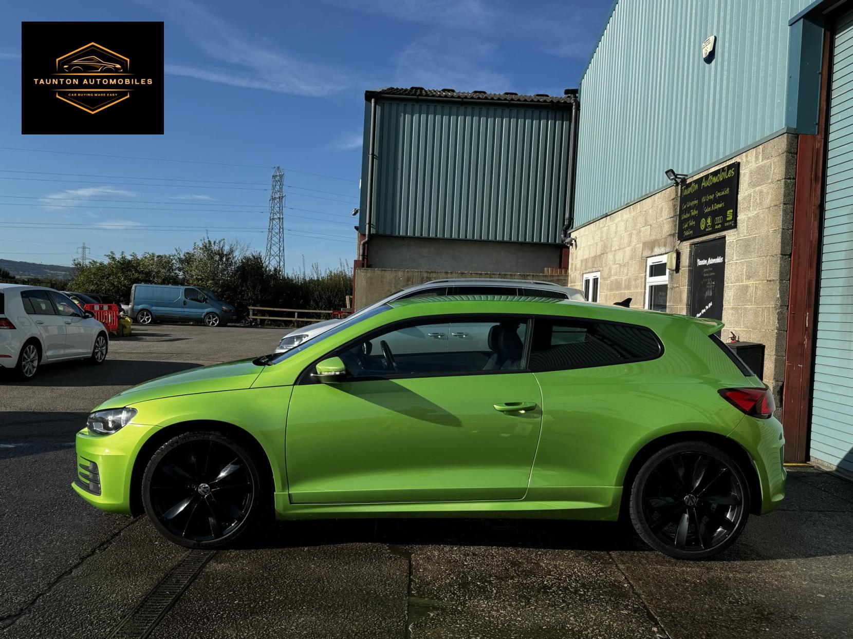 Volkswagen Scirocco 2.0 TDI BlueMotion Tech R-Line Hatchback 3dr Diesel DSG Euro 6 (s/s) (184 ps)