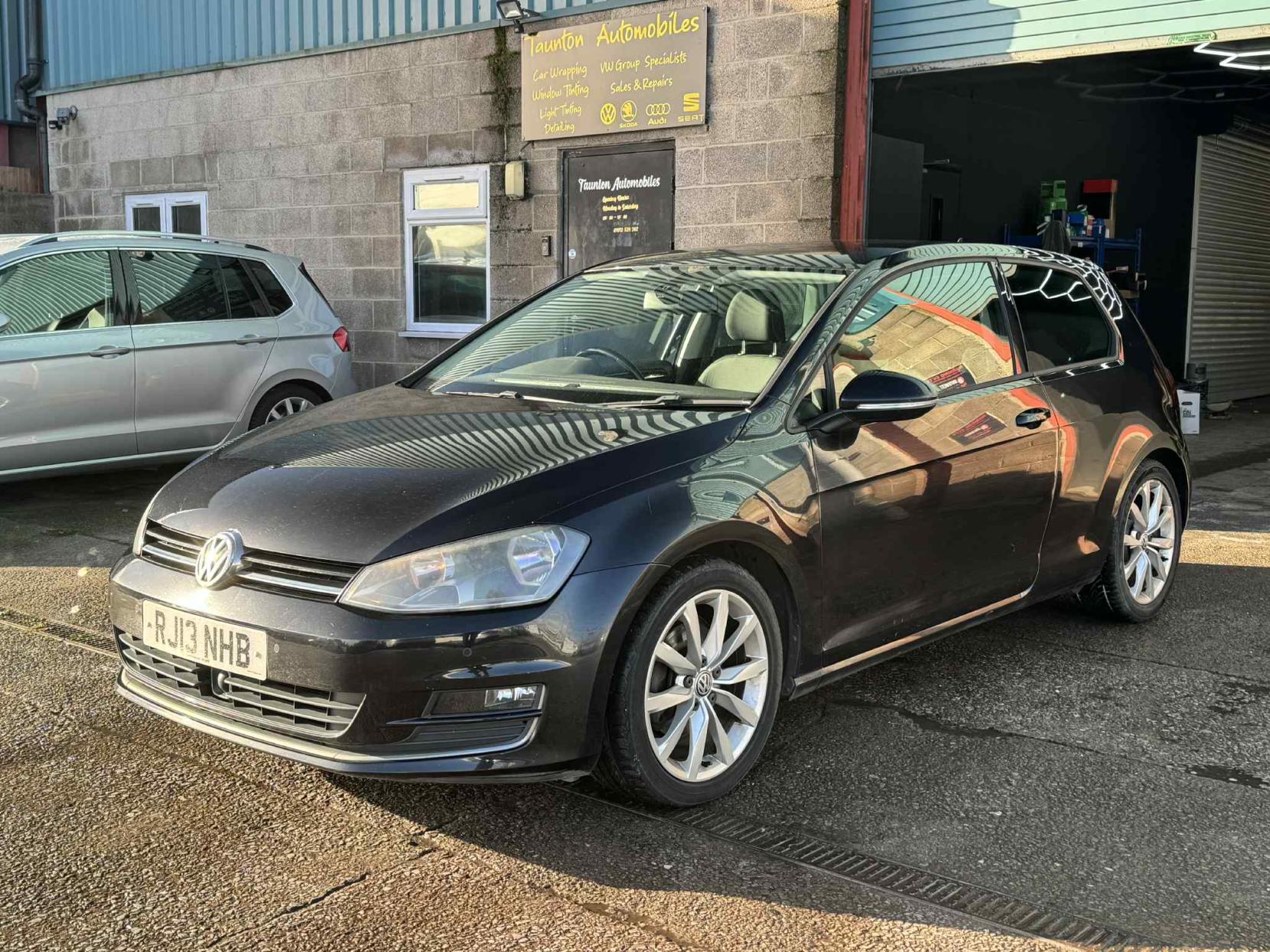 Volkswagen Golf 2.0 TDI BlueMotion Tech GT Hatchback 3dr Diesel Manual Euro 5 (s/s) (150 ps)