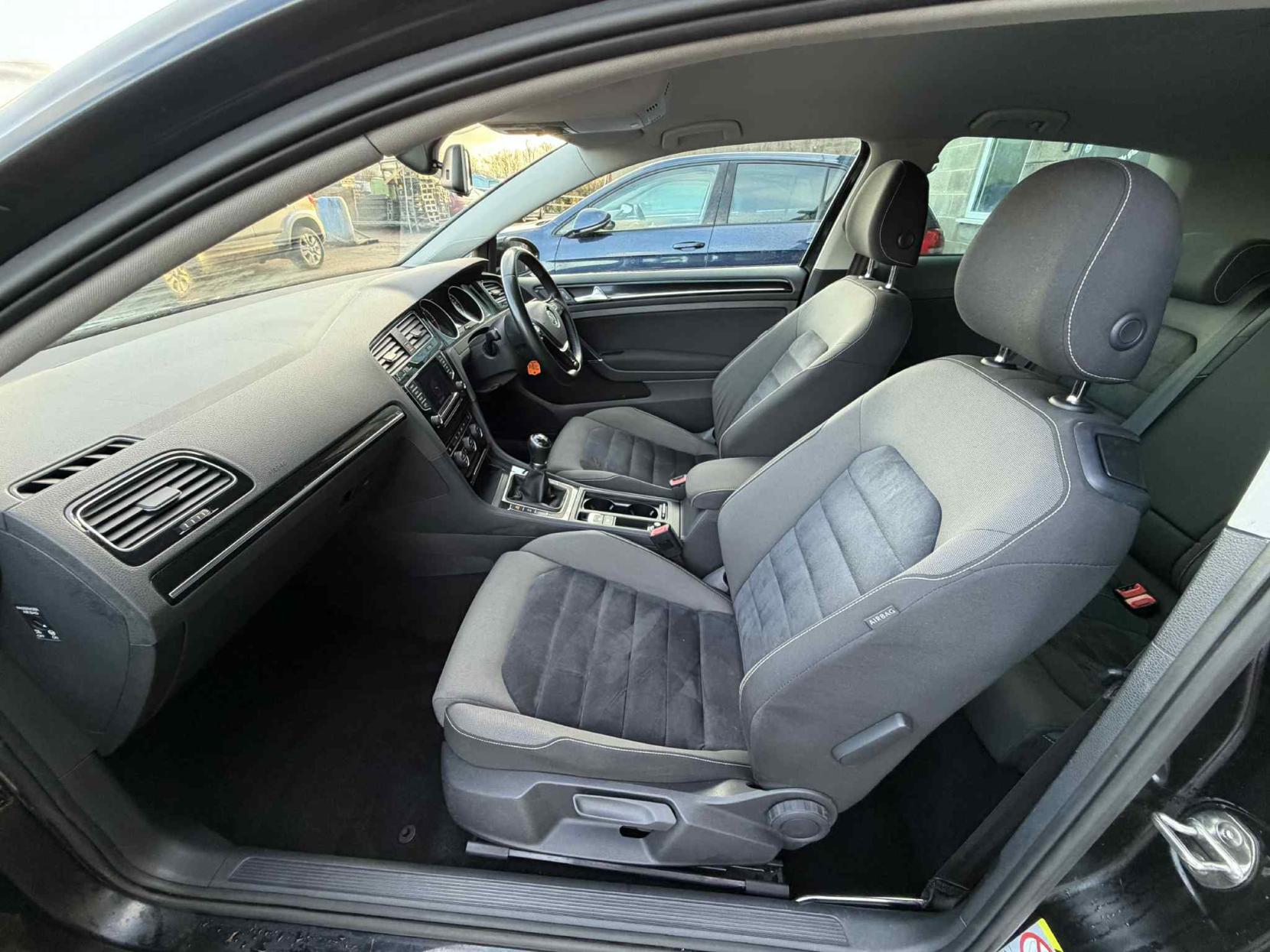 Volkswagen Golf 2.0 TDI BlueMotion Tech GT Hatchback 3dr Diesel Manual Euro 5 (s/s) (150 ps)