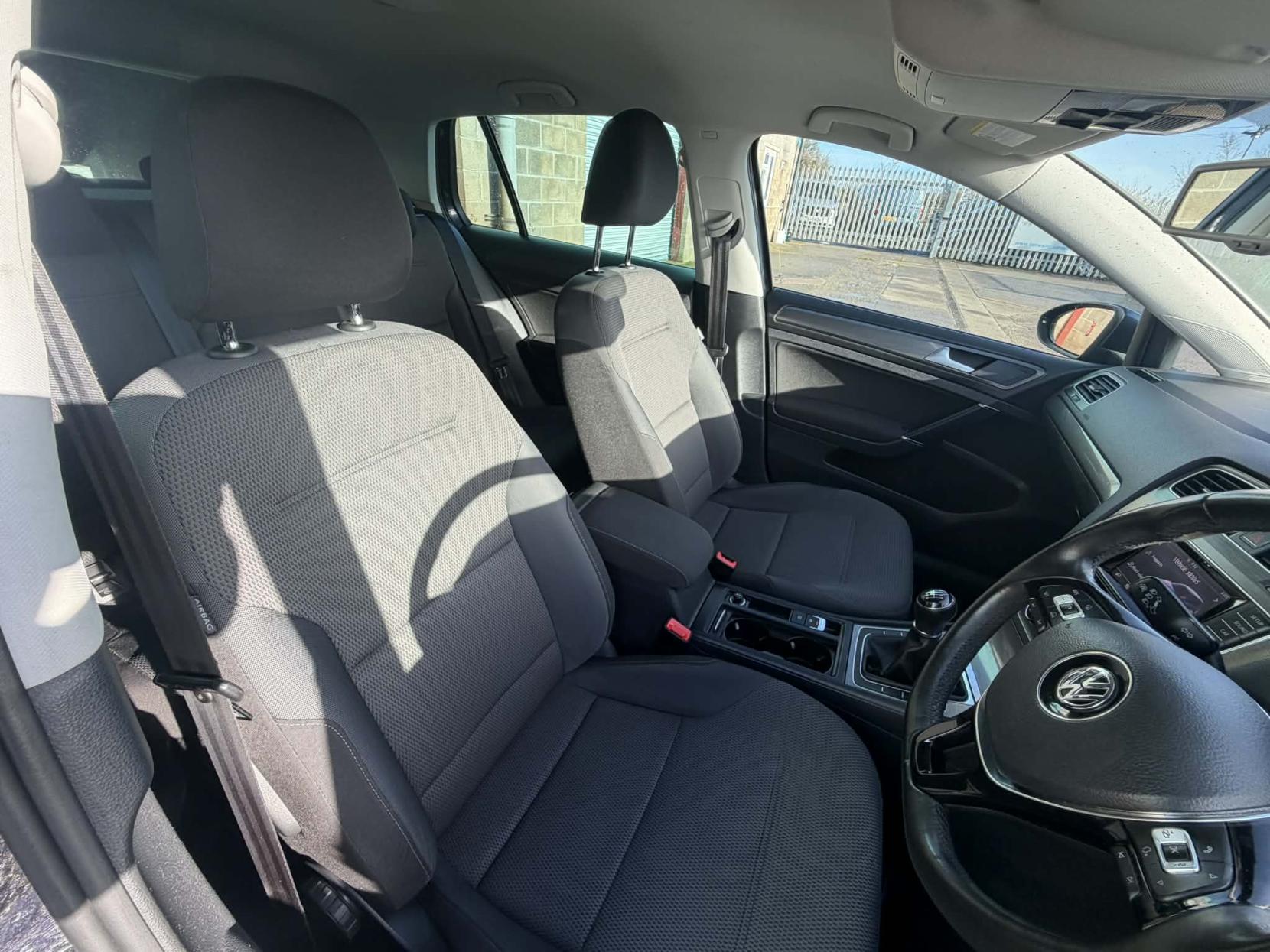 Volkswagen Golf 1.4 TSI BlueMotion Tech SE Hatchback 5dr Petrol Manual Euro 5 (s/s) (122 ps)