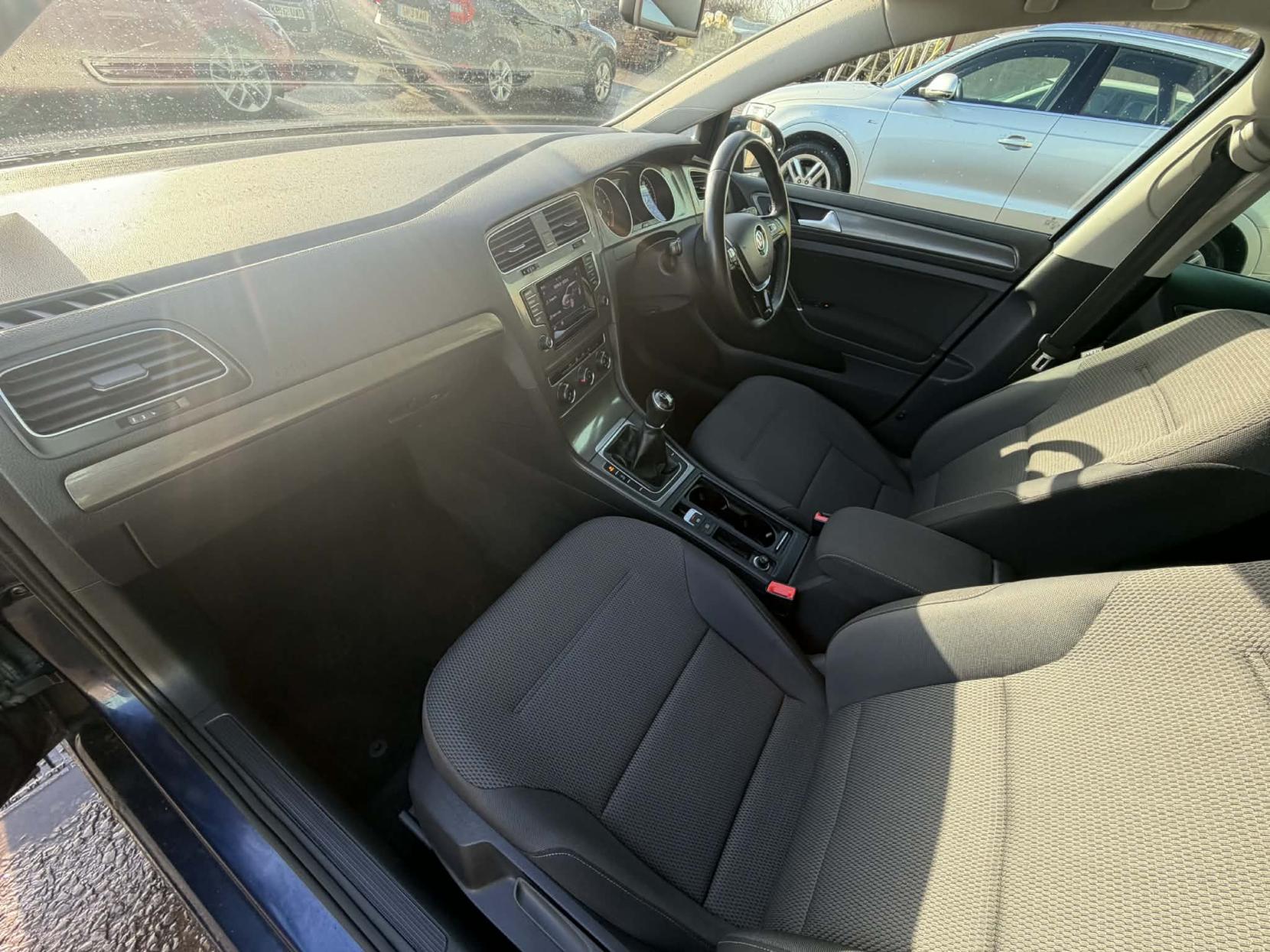 Volkswagen Golf 1.4 TSI BlueMotion Tech SE Hatchback 5dr Petrol Manual Euro 5 (s/s) (122 ps)