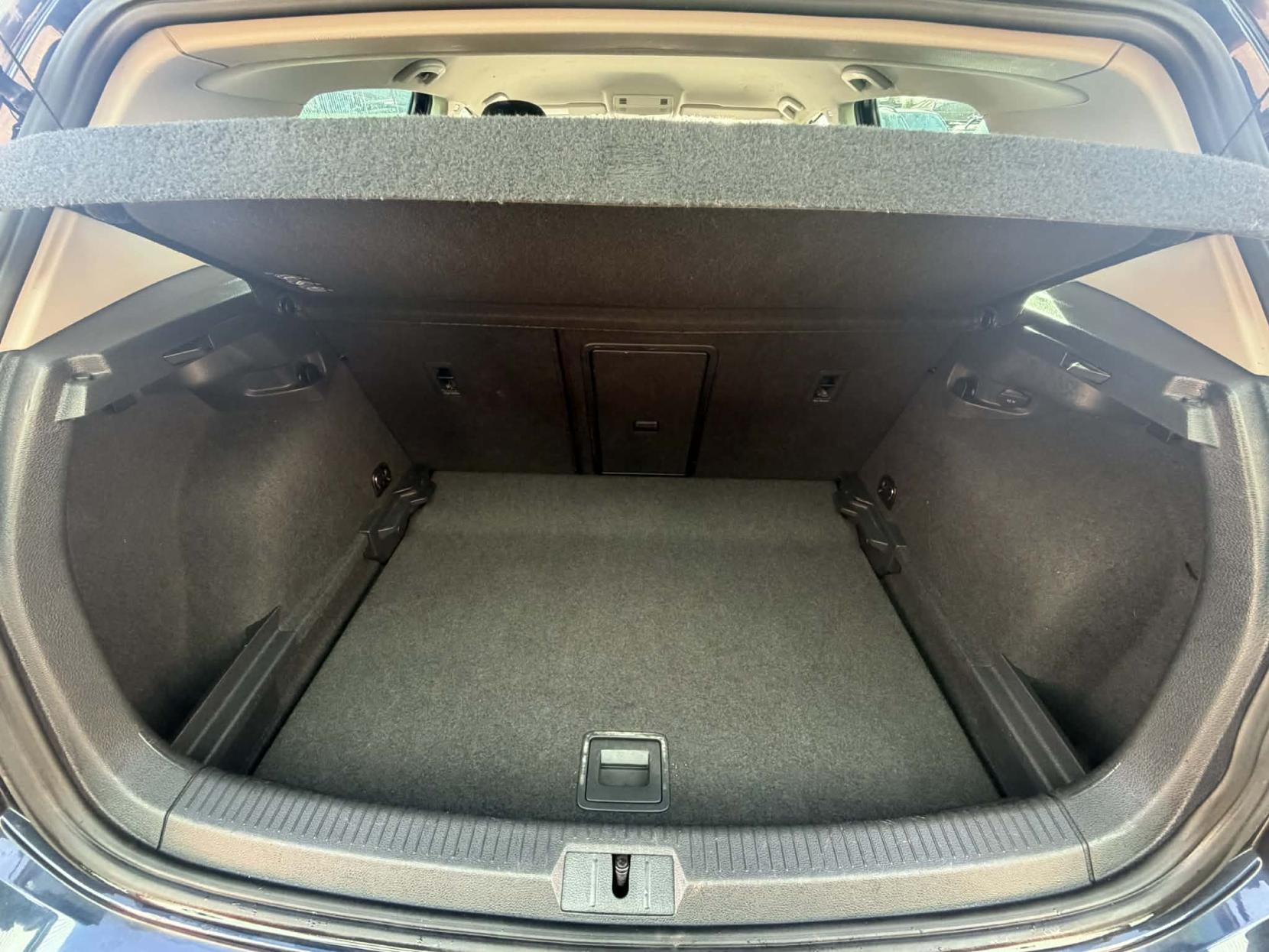 Volkswagen Golf 1.4 TSI BlueMotion Tech SE Hatchback 5dr Petrol Manual Euro 5 (s/s) (122 ps)