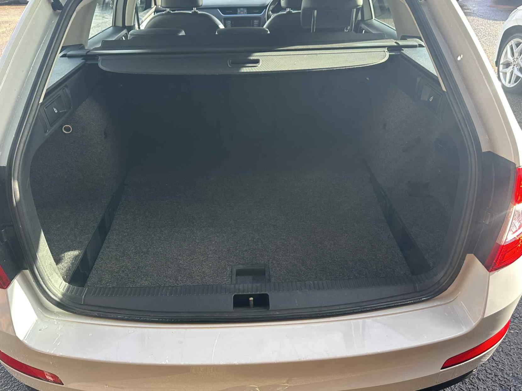 Skoda Octavia 2.0 TDI SE L Estate 5dr Diesel Manual Euro 6 (s/s) (150 ps)