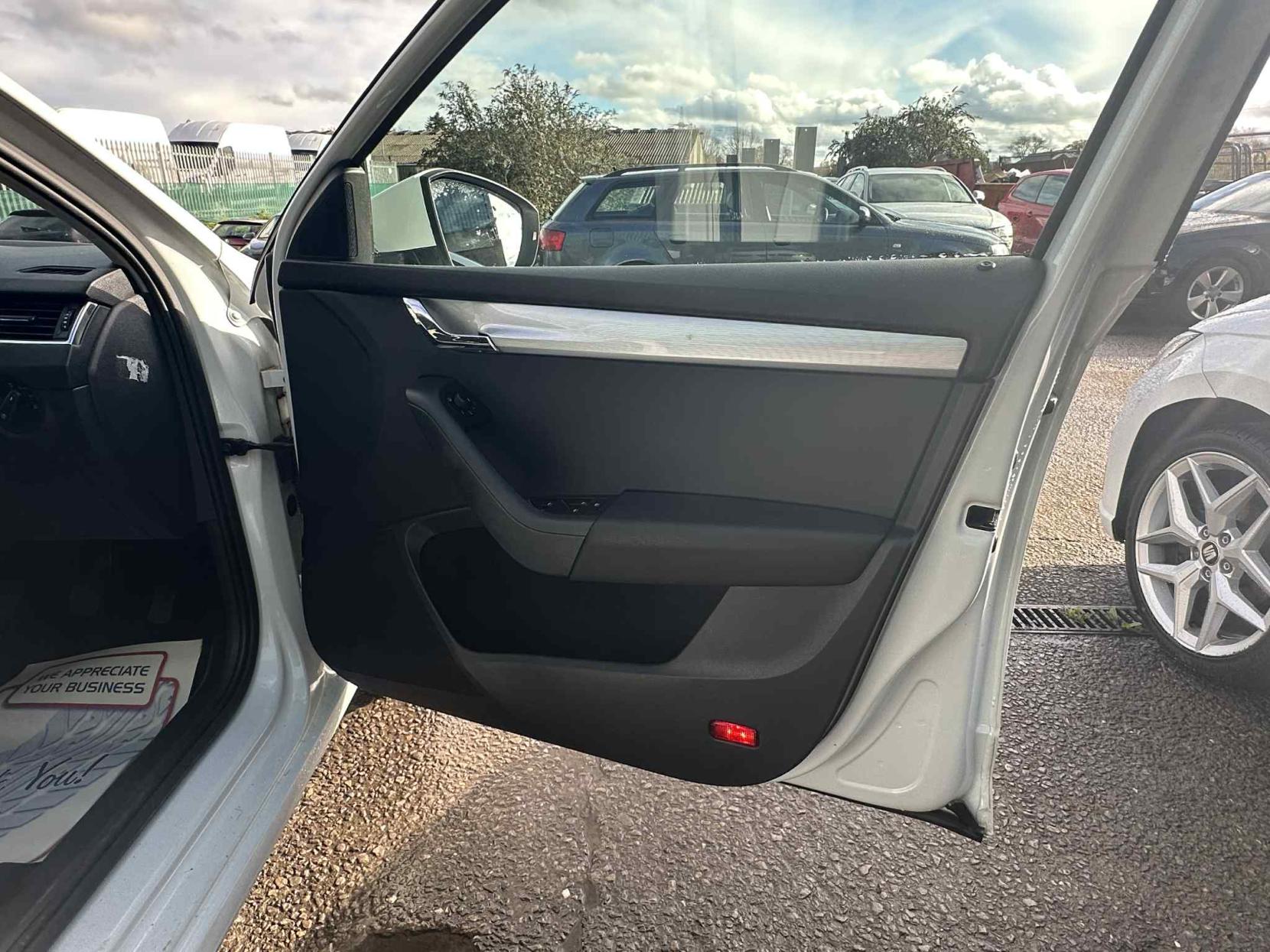 Skoda Octavia 2.0 TDI SE L Estate 5dr Diesel Manual Euro 6 (s/s) (150 ps)