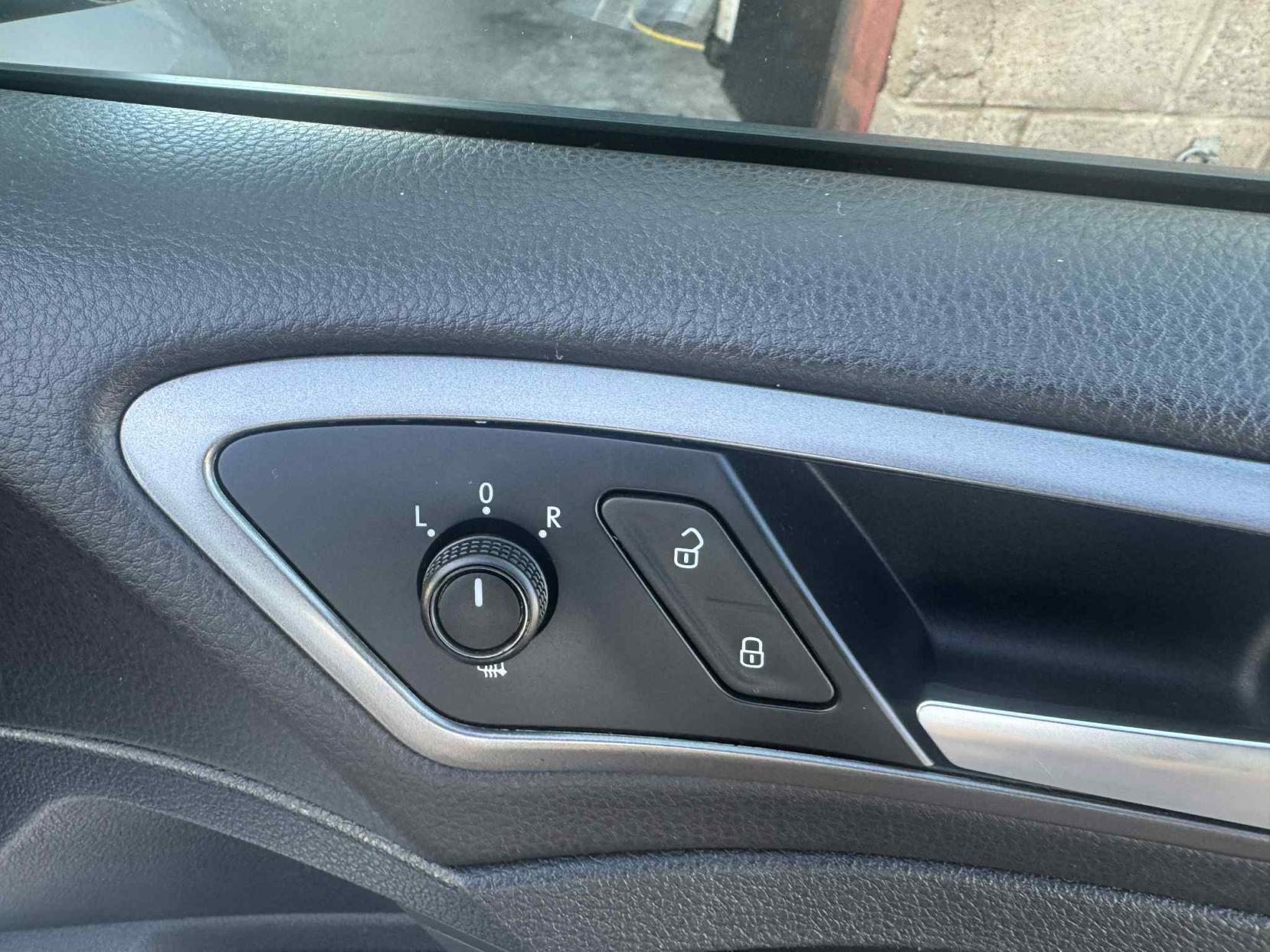 Volkswagen Golf 1.4 TSI BlueMotion Tech S Hatchback 5dr Petrol DSG Euro 5 (s/s) (122 ps)