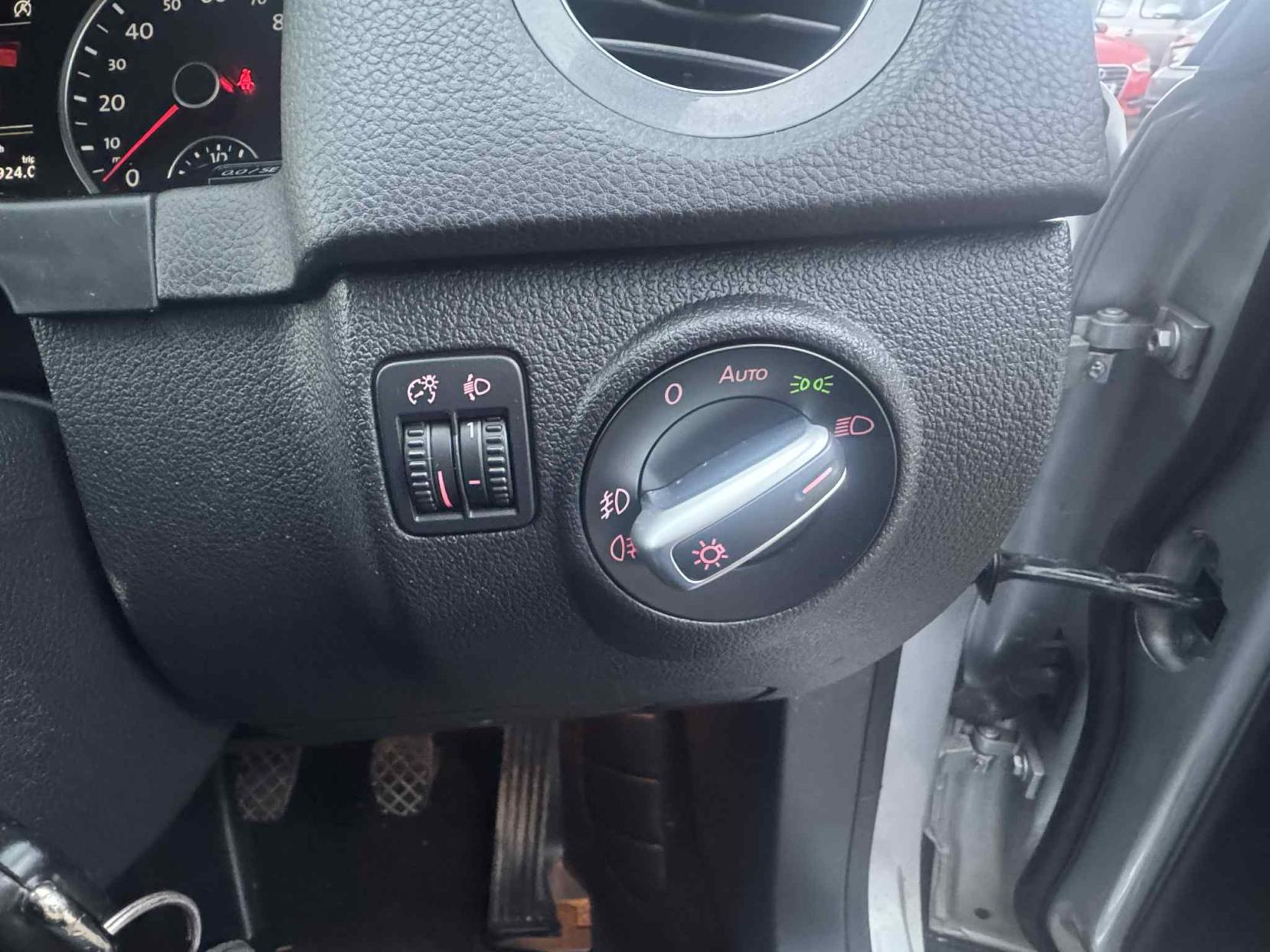 Volkswagen Tiguan 2.0 TDI BlueMotion Tech Match SUV 5dr Diesel Manual 4WD Euro 6 (s/s) (150 ps)