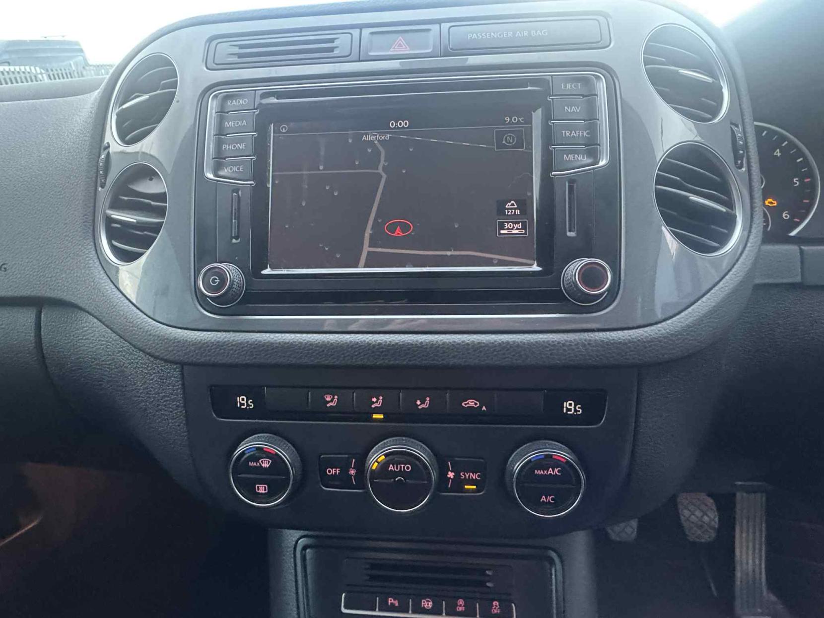 Volkswagen Tiguan 2.0 TDI BlueMotion Tech Match SUV 5dr Diesel Manual 4WD Euro 6 (s/s) (150 ps)