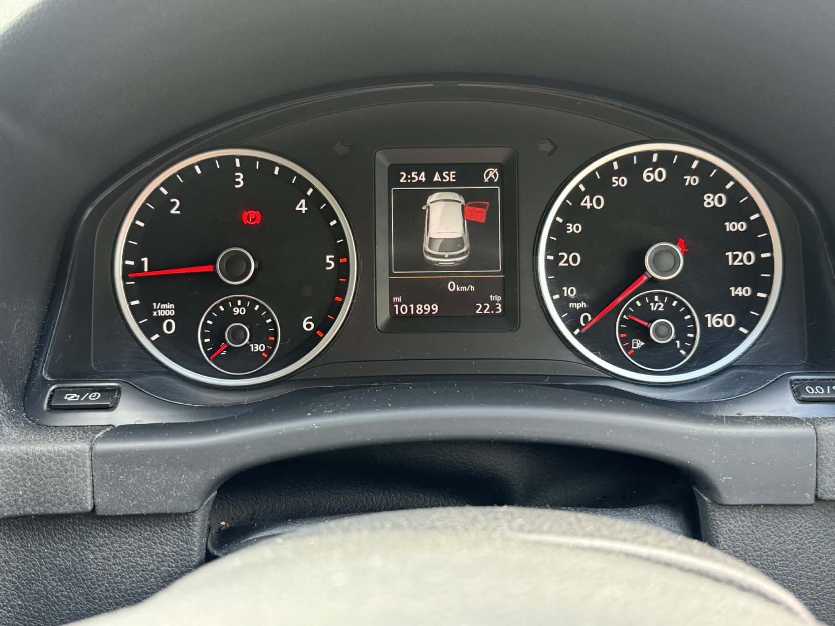 Volkswagen Tiguan 2.0 TDI BlueMotion Tech Match SUV 5dr Diesel Manual 2WD Euro 5 (s/s) (140 ps)