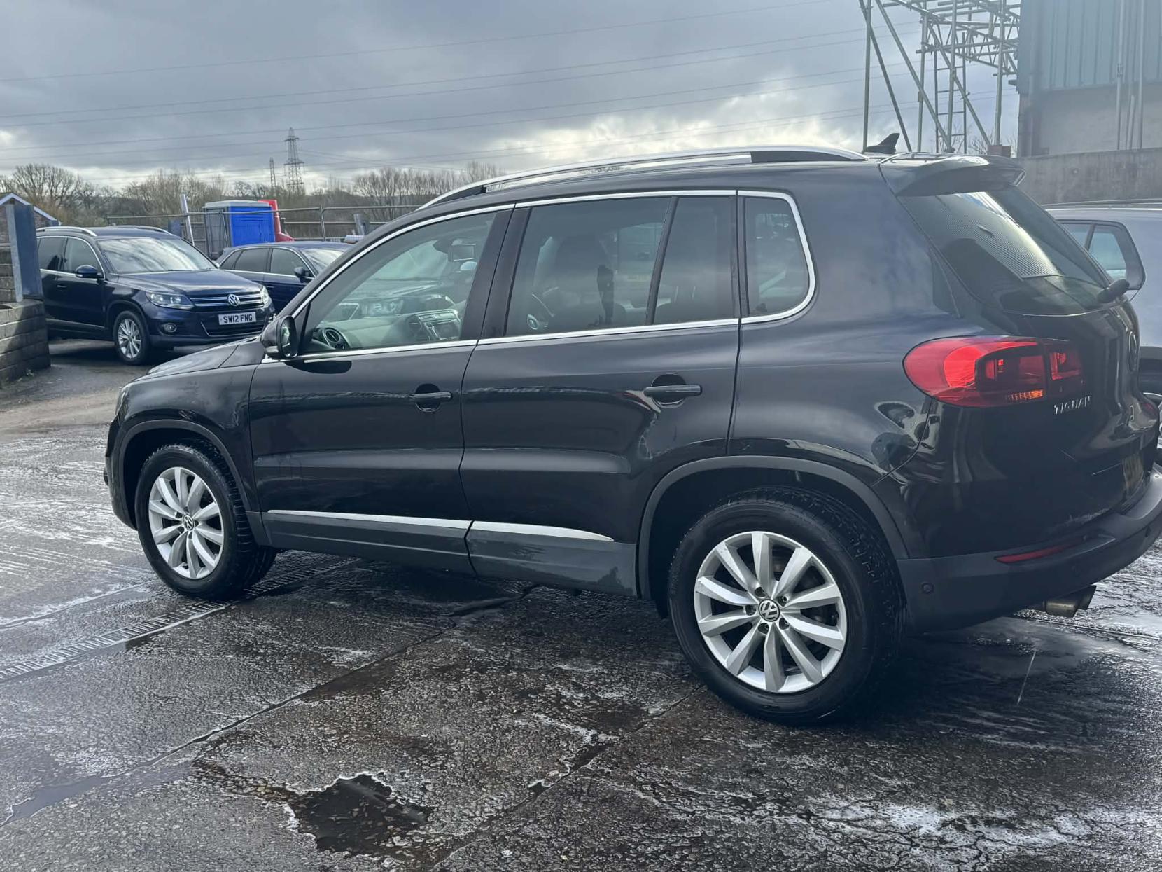 Volkswagen Tiguan 2.0 TDI BlueMotion Tech Match SUV 5dr Diesel Manual 2WD Euro 5 (s/s) (140 ps)