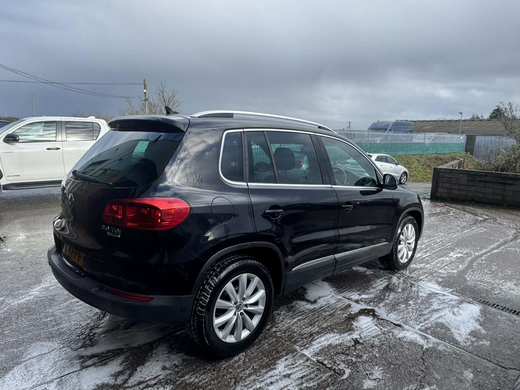 Volkswagen Tiguan 2.0 TDI BlueMotion Tech Match SUV 5dr Diesel Manual 2WD Euro 5 (s/s) (140 ps)