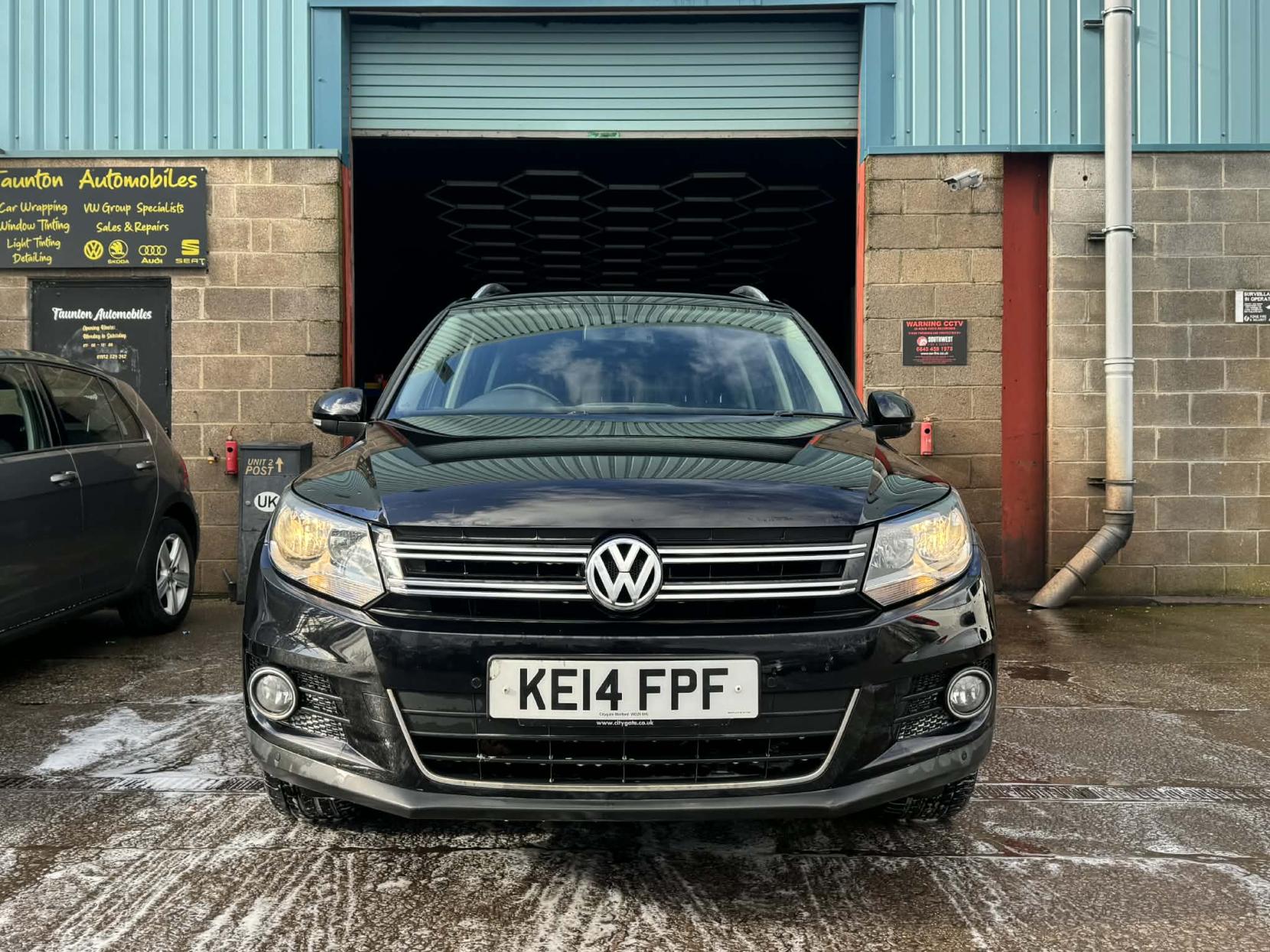 Volkswagen Tiguan 2.0 TDI BlueMotion Tech Match SUV 5dr Diesel Manual 2WD Euro 5 (s/s) (140 ps)