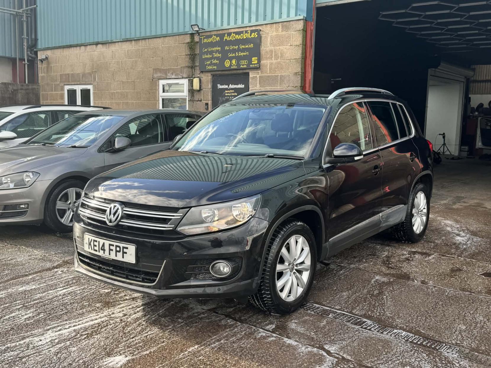 Volkswagen Tiguan 2.0 TDI BlueMotion Tech Match SUV 5dr Diesel Manual 2WD Euro 5 (s/s) (140 ps)