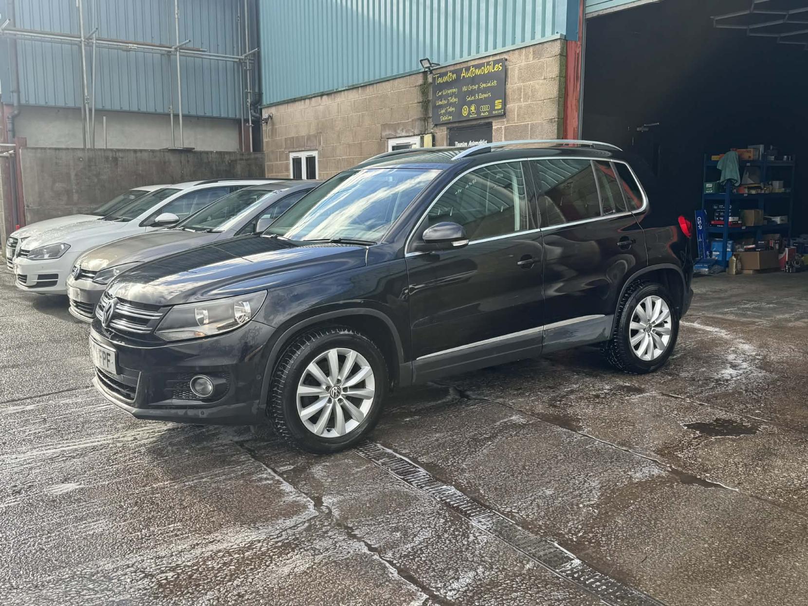 Volkswagen Tiguan 2.0 TDI BlueMotion Tech Match SUV 5dr Diesel Manual 2WD Euro 5 (s/s) (140 ps)