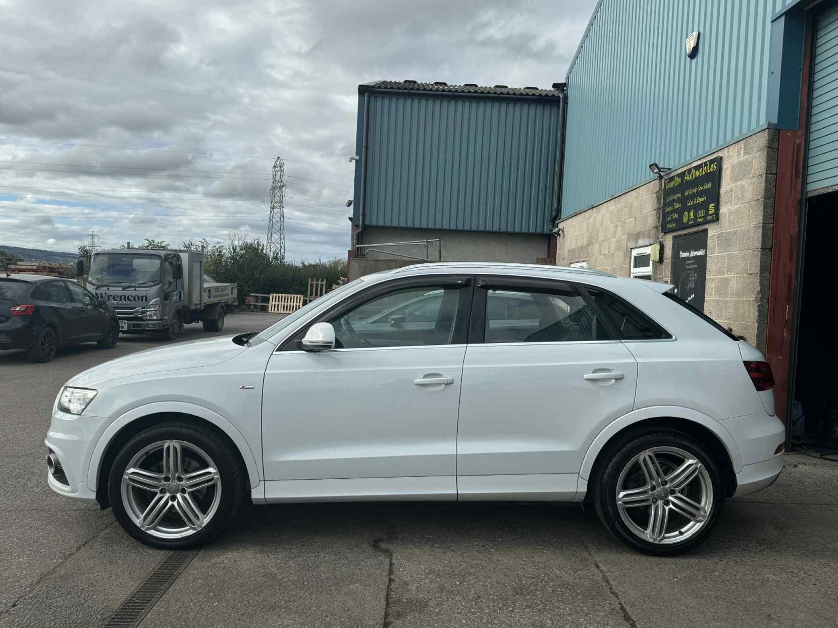 Audi Q3 2.0 TDI S line SUV 5dr Diesel Manual Euro 5 (s/s) (177 ps)