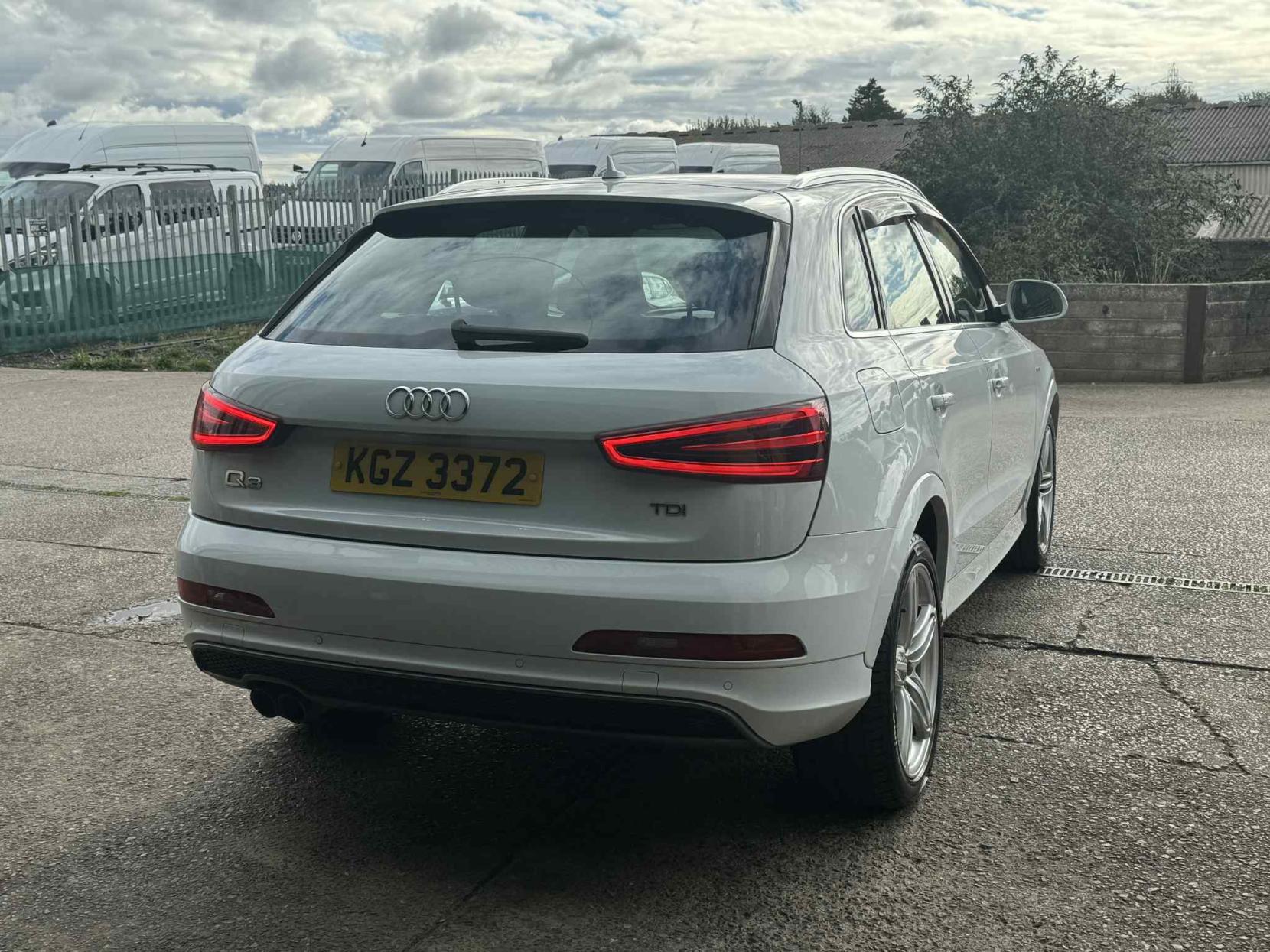 Audi Q3 2.0 TDI S line SUV 5dr Diesel Manual Euro 5 (s/s) (177 ps)