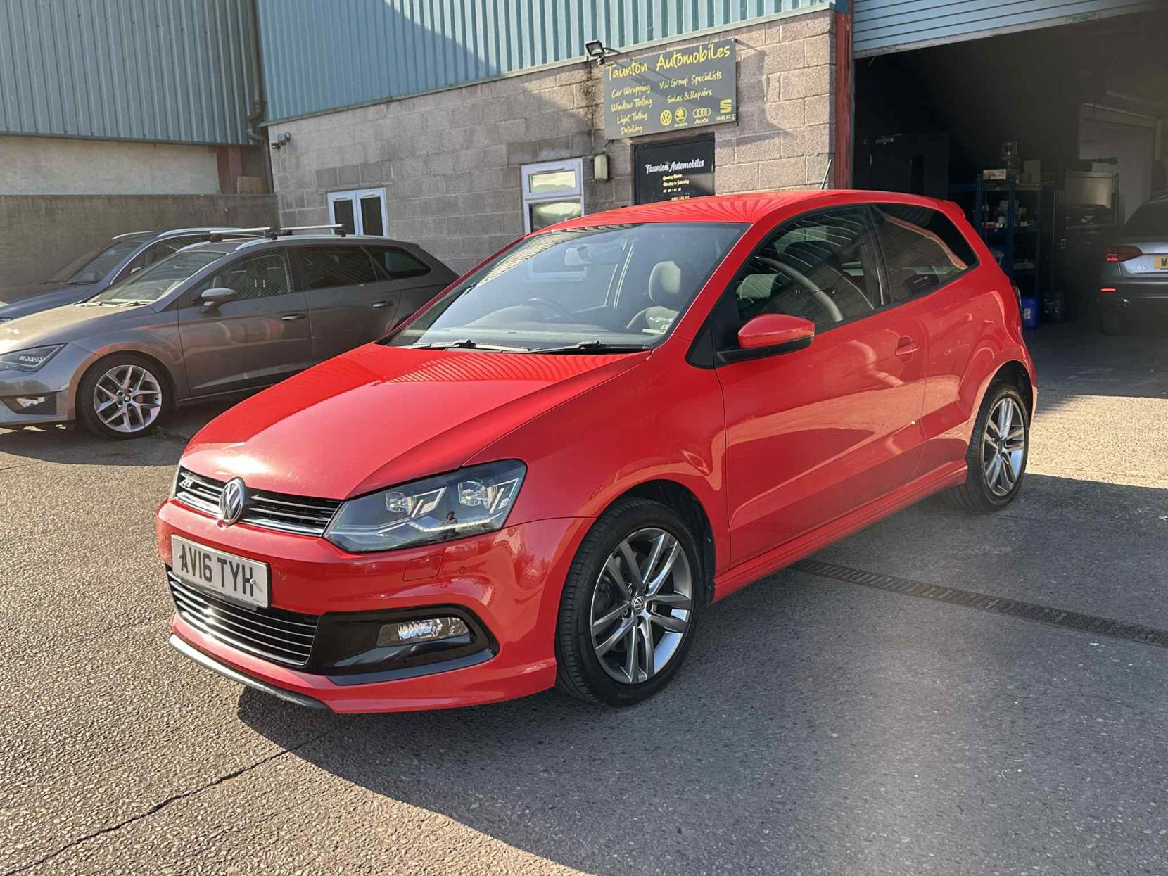 Volkswagen Polo 1.0 TSI BlueMotion Tech R-Line Hatchback 3dr Petrol Manual Euro 6 (s/s) (110 bhp)