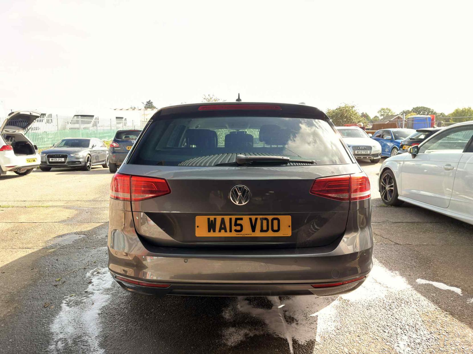 Volkswagen Passat 2.0 TDI BlueMotion Tech SE Business Estate 5dr Diesel Manual Euro 6 (s/s) (150 ps)