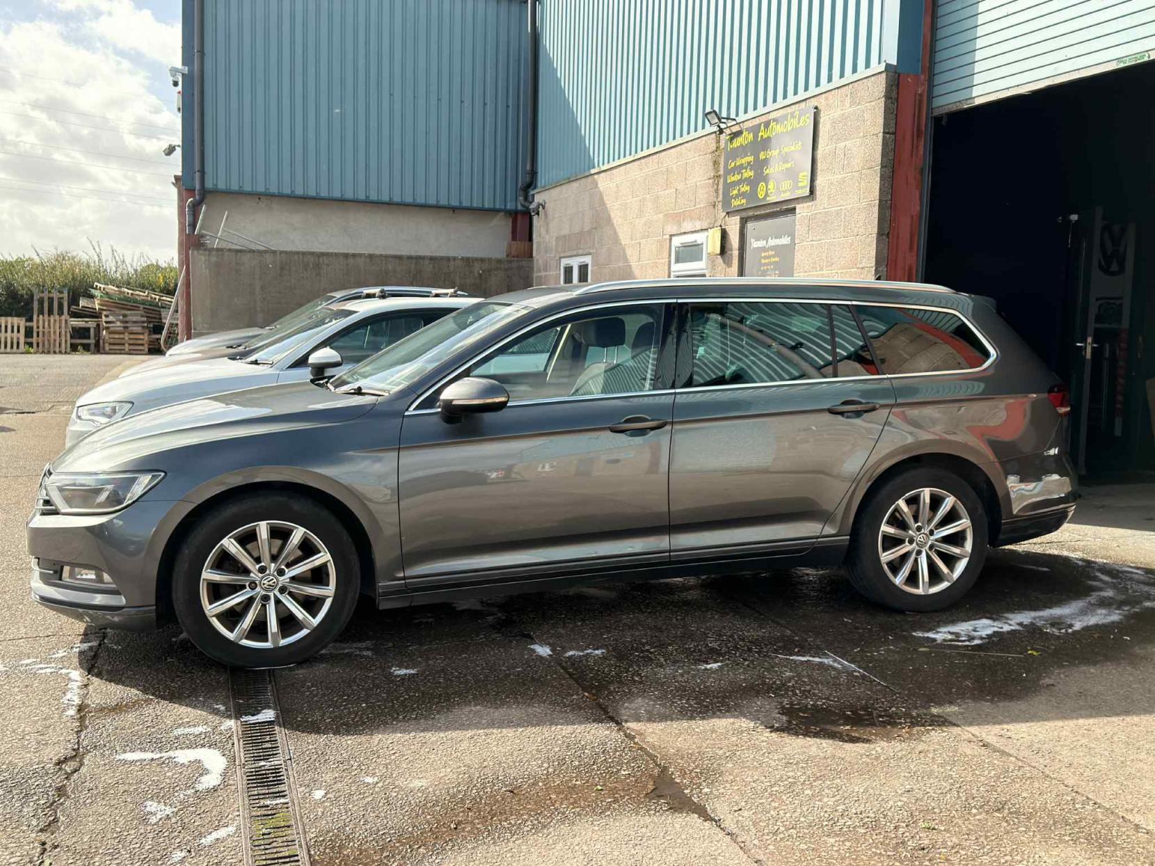 Volkswagen Passat 2.0 TDI BlueMotion Tech SE Business Estate 5dr Diesel Manual Euro 6 (s/s) (150 ps)