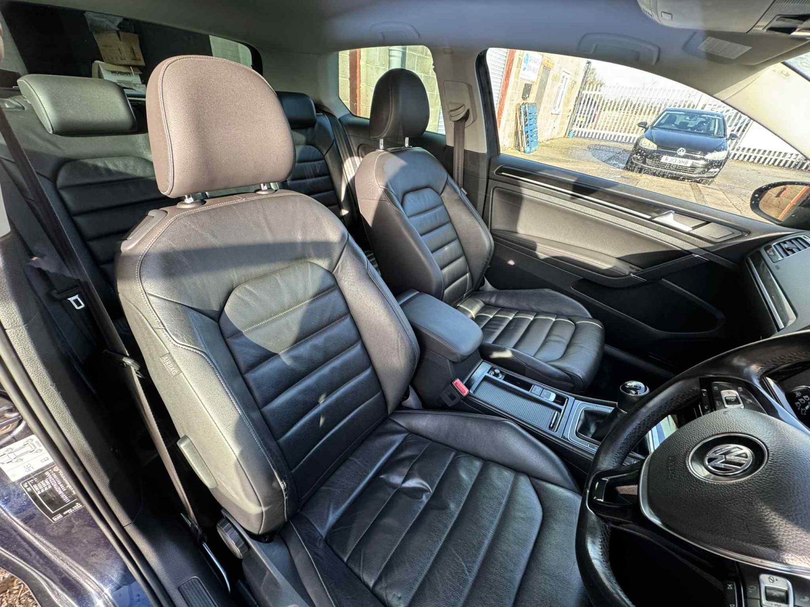 Volkswagen Golf 2.0 TDI BlueMotion Tech GT Hatchback 3dr Diesel Manual Euro 5 (s/s) (150 ps)