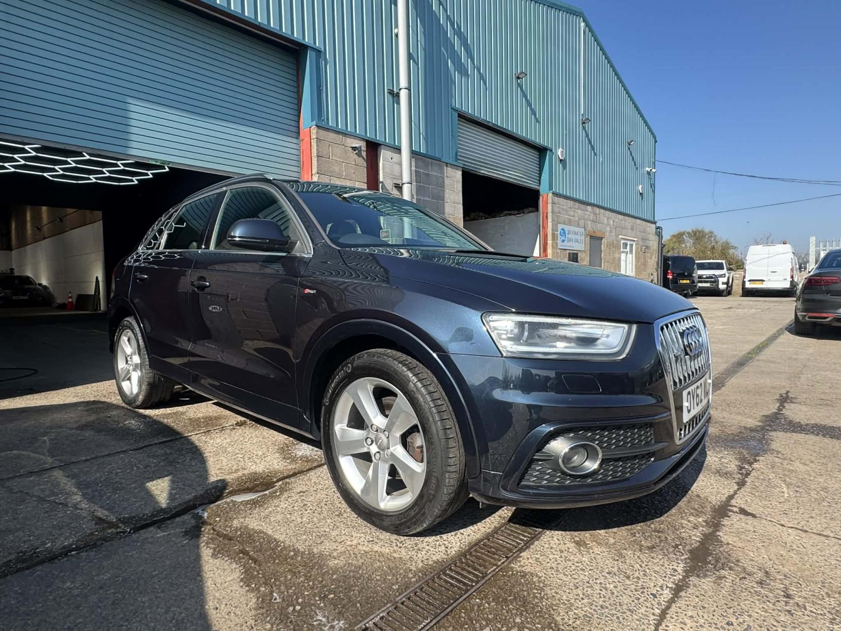 Audi Q3 2.0 TDI S line SUV 5dr Diesel Manual quattro Euro 5 (s/s) (140 ps)