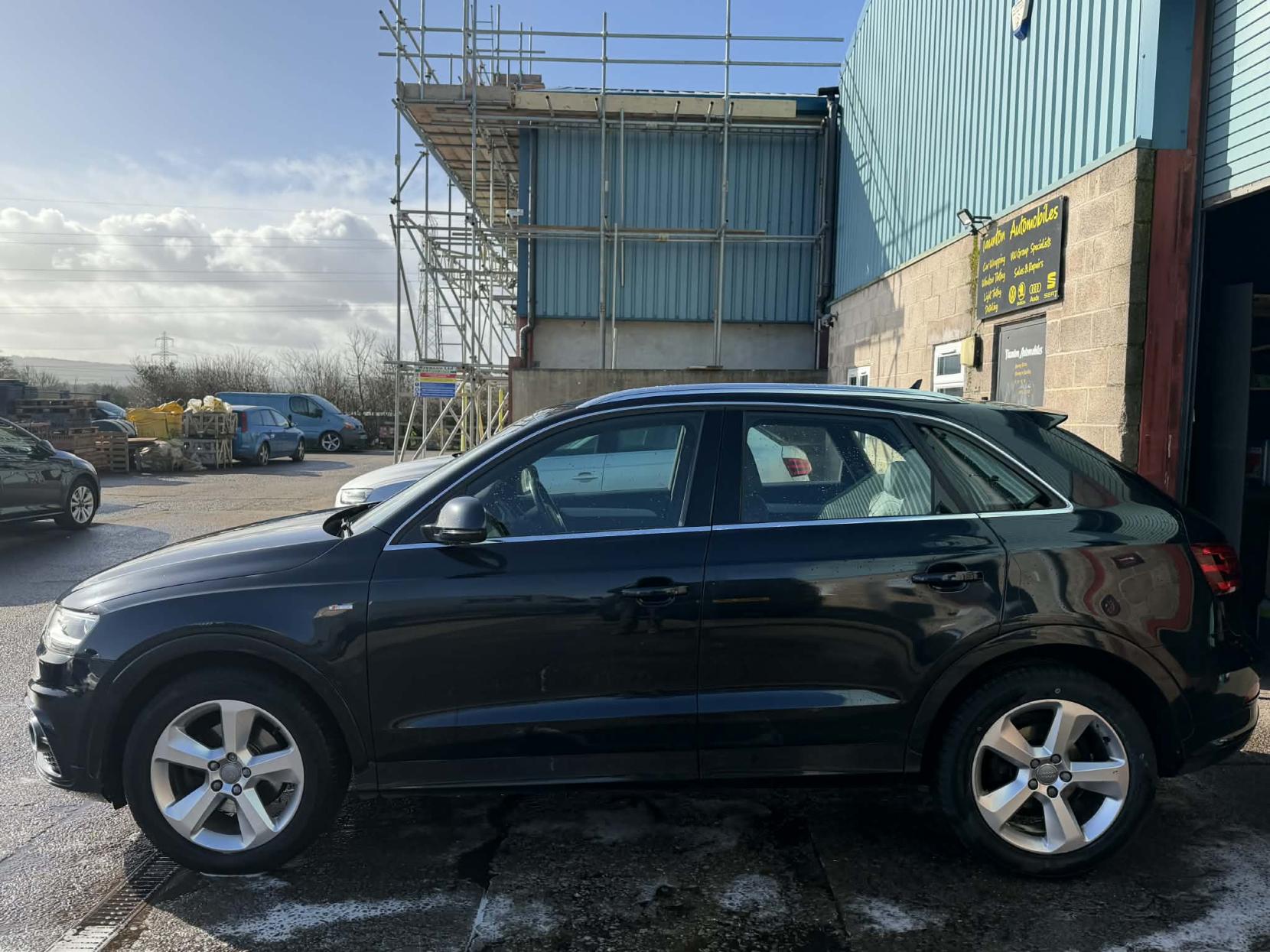 Audi Q3 2.0 TDI S line SUV 5dr Diesel Manual quattro Euro 5 (s/s) (140 ps)