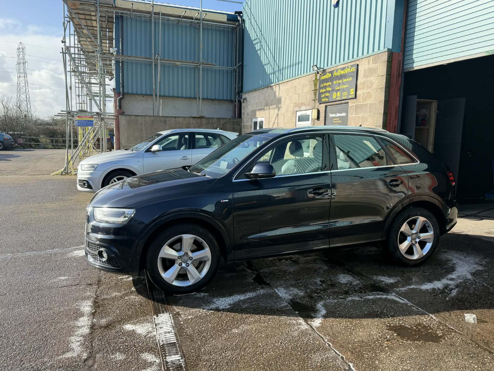 Audi Q3 2.0 TDI S line SUV 5dr Diesel Manual quattro Euro 5 (s/s) (140 ps)