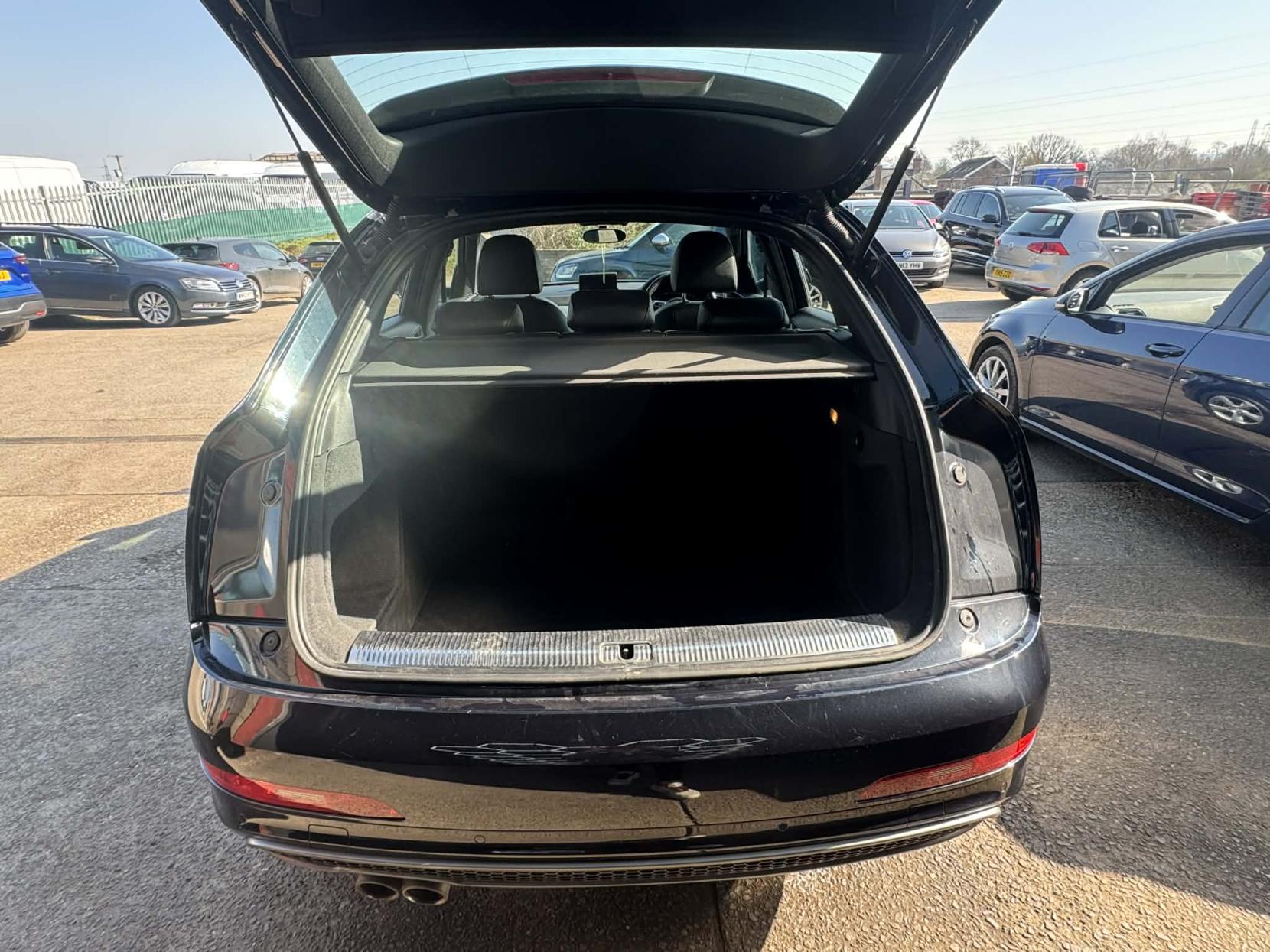 Audi Q3 2.0 TDI S line SUV 5dr Diesel Manual quattro Euro 5 (s/s) (140 ps)