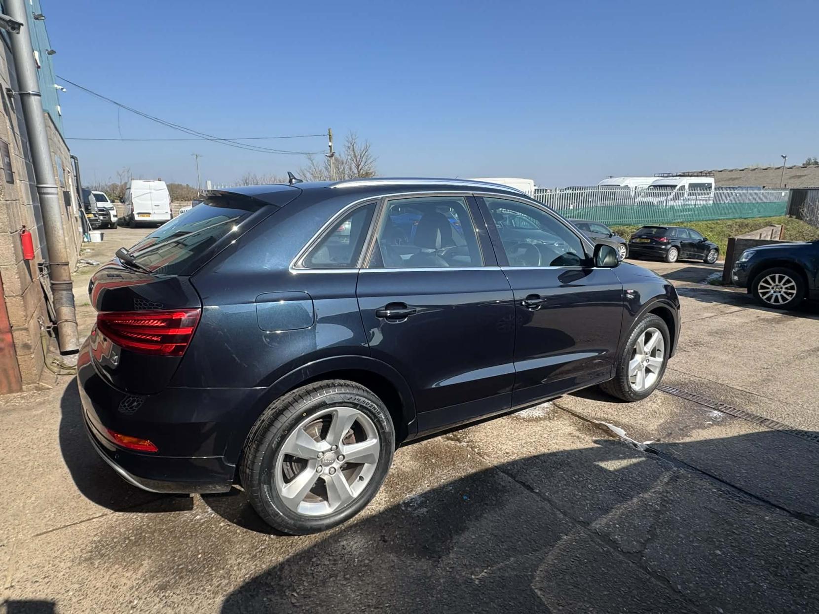 Audi Q3 2.0 TDI S line SUV 5dr Diesel Manual quattro Euro 5 (s/s) (140 ps)