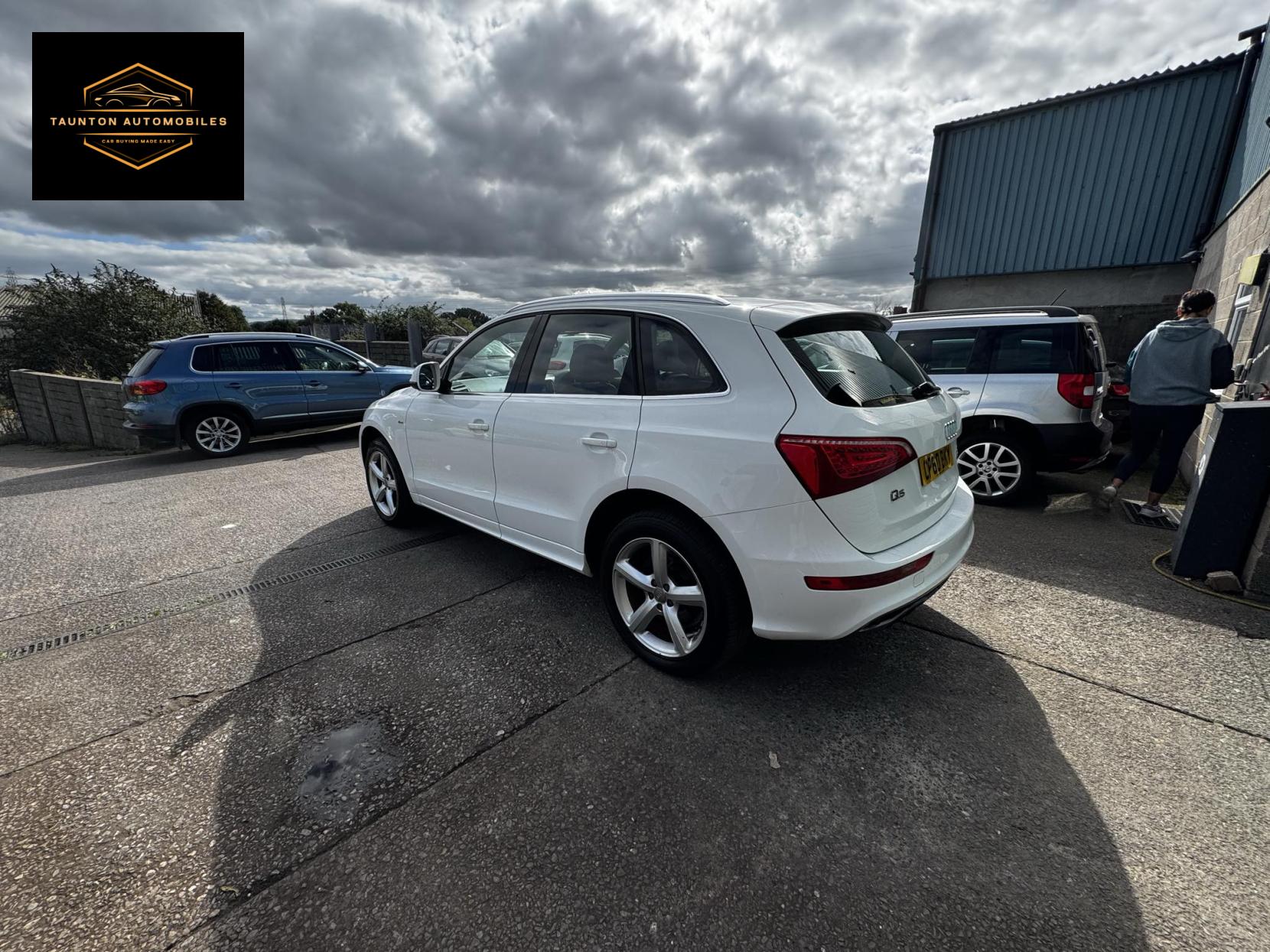 Audi Q5 2.0 TDI S line SUV 5dr Diesel Manual quattro Euro 5 (s/s) (170 ps)