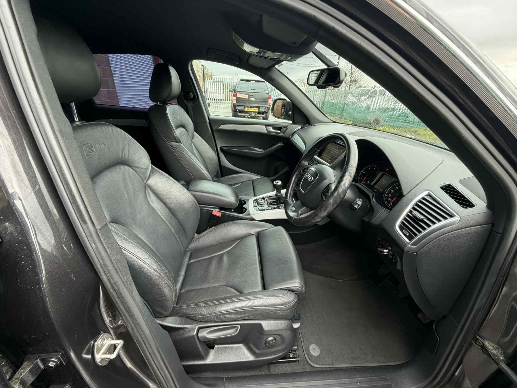 Audi Q5 2.0 TDI S line SUV 5dr Diesel Manual quattro Euro 5 (s/s) (143 ps)