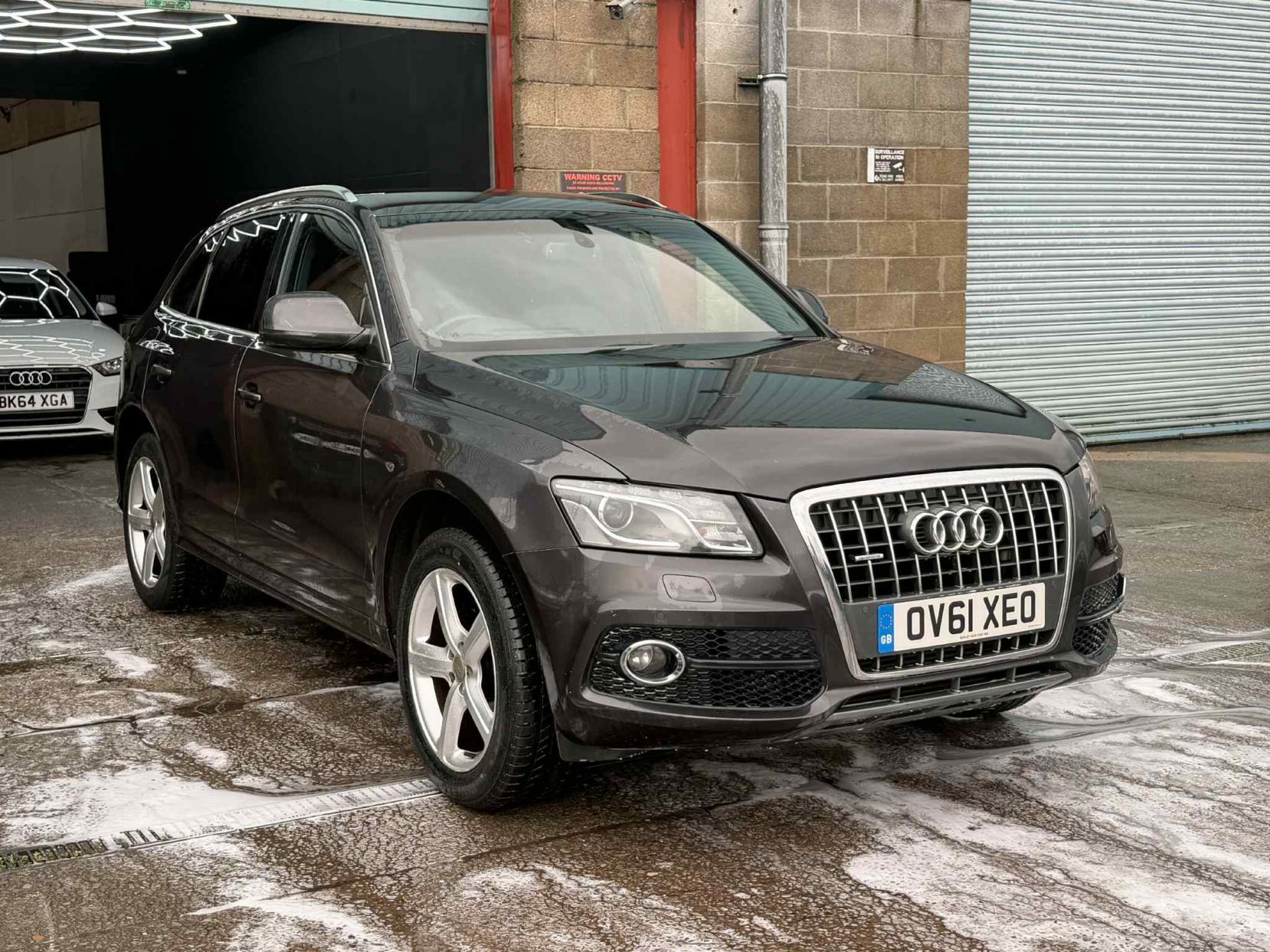 Audi Q5 2.0 TDI S line SUV 5dr Diesel Manual quattro Euro 5 (s/s) (143 ps)