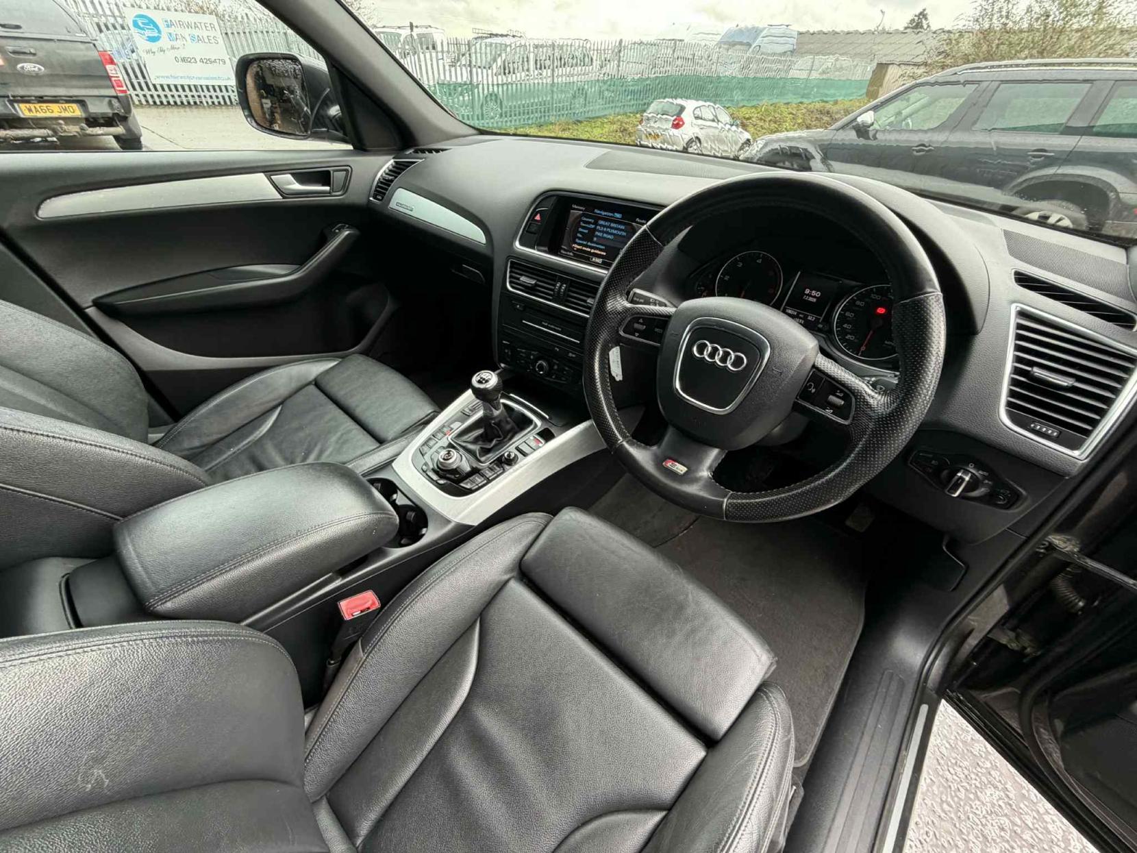 Audi Q5 2.0 TDI S line SUV 5dr Diesel Manual quattro Euro 5 (s/s) (143 ps)