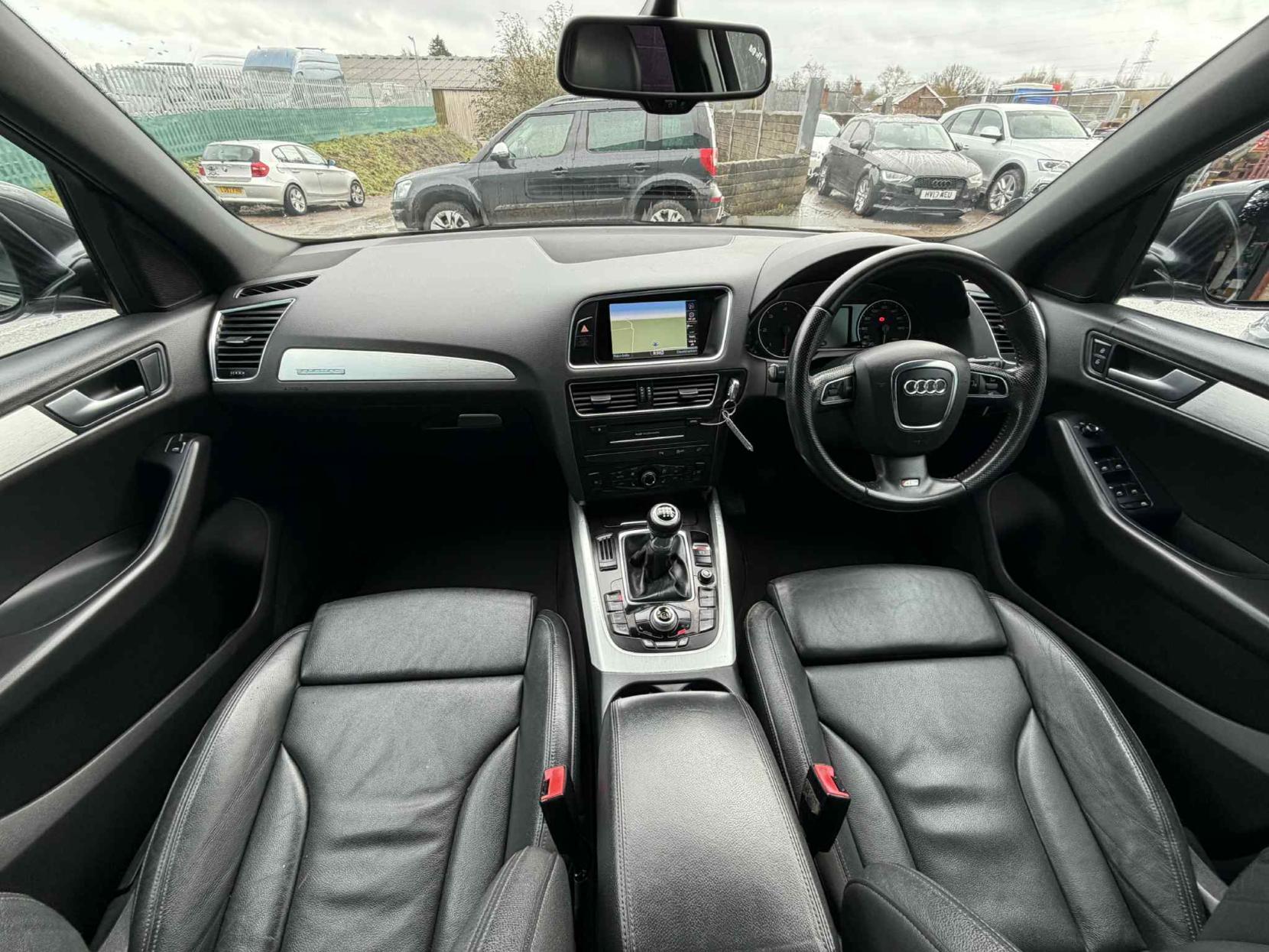 Audi Q5 2.0 TDI S line SUV 5dr Diesel Manual quattro Euro 5 (s/s) (143 ps)